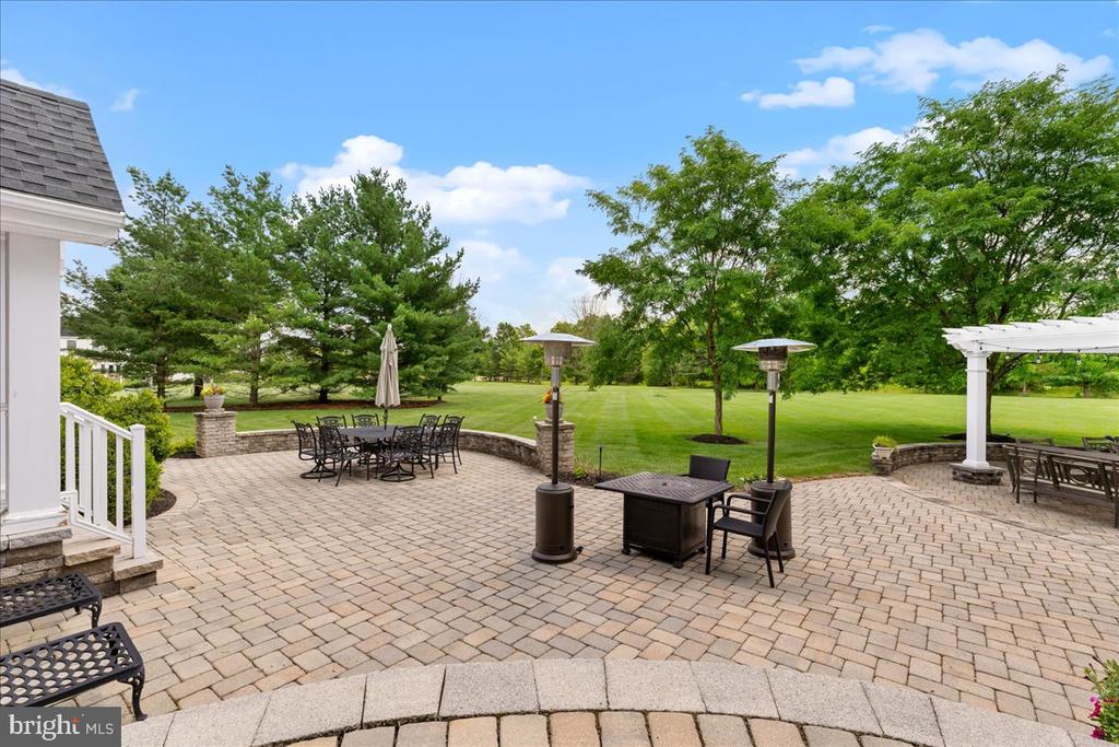 2 SCENIC HILLS COURT