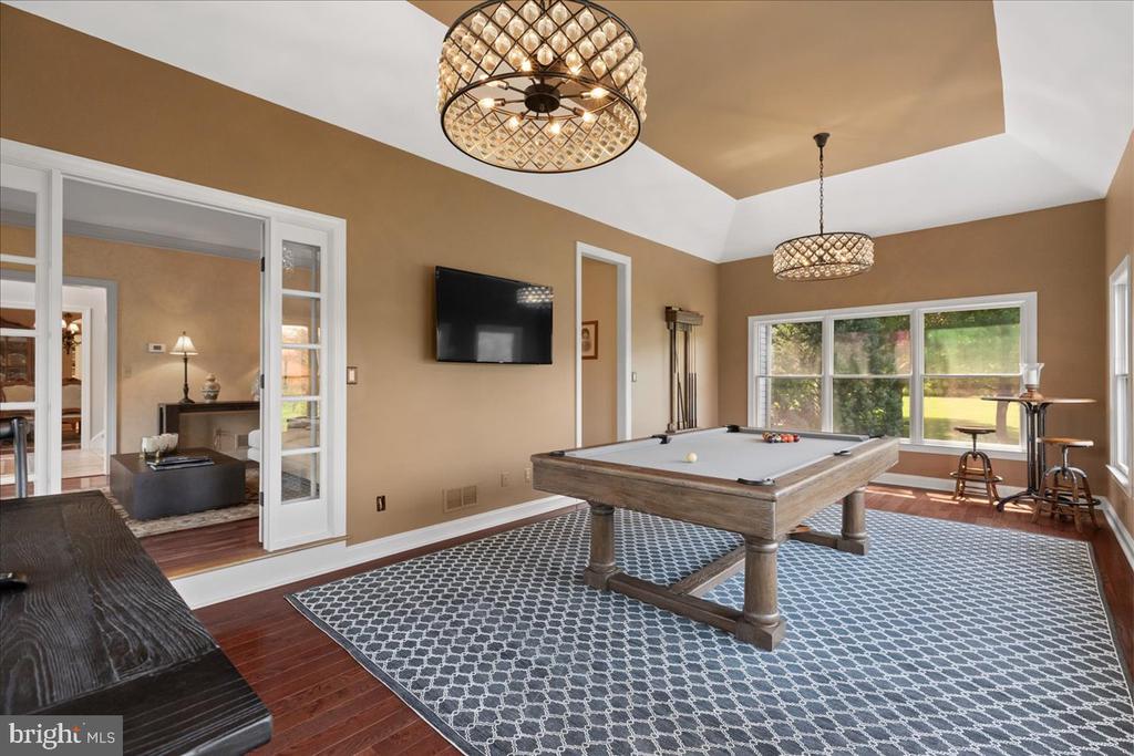 2 SCENIC HILLS COURT