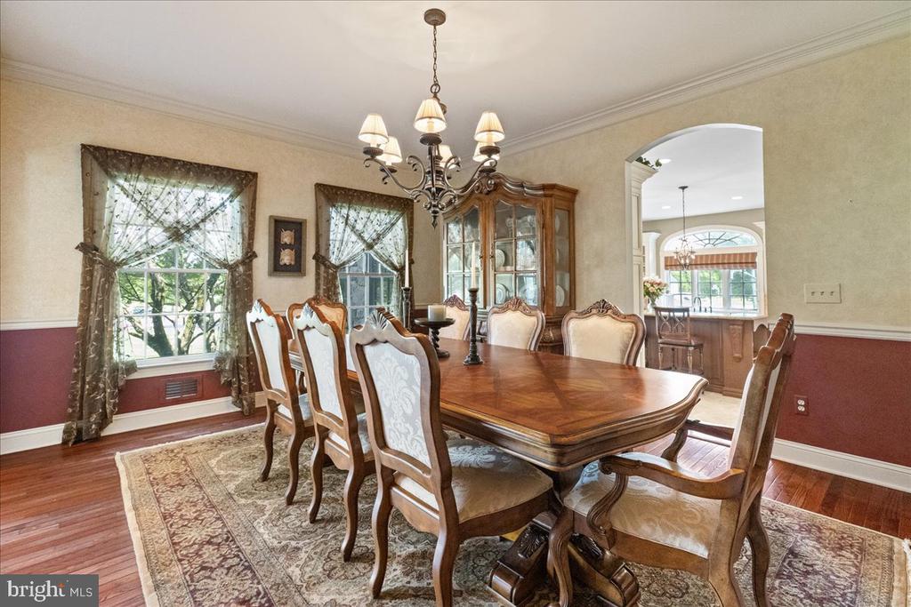 2 SCENIC HILLS COURT