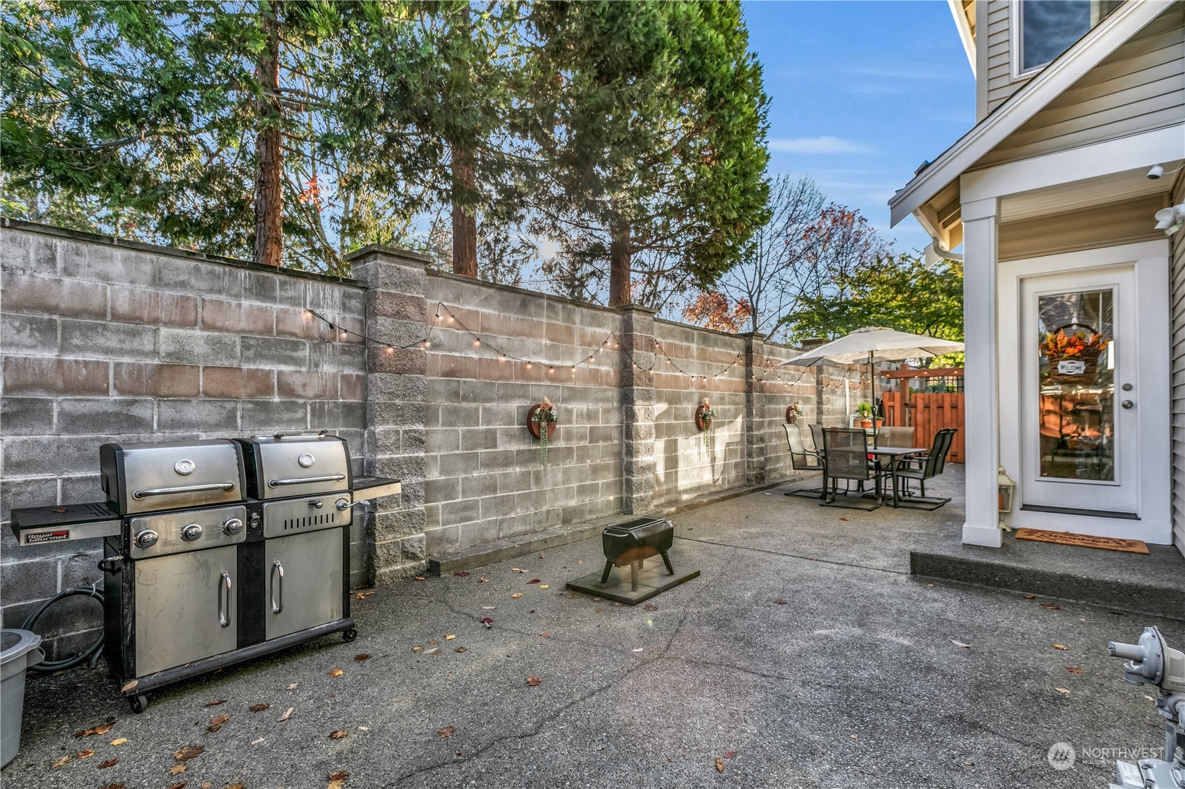 6322 Francis Avenue SE