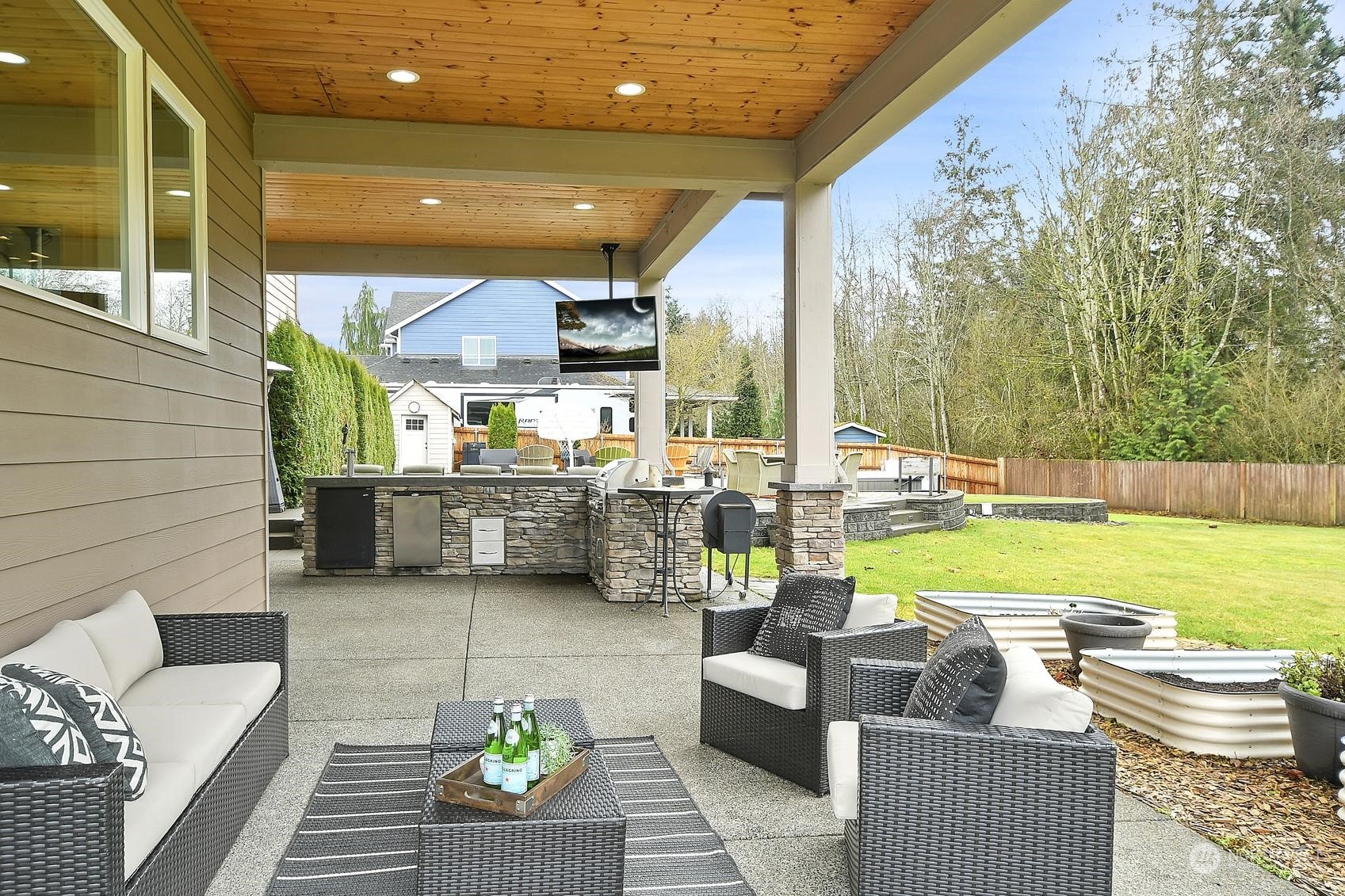 19214 Fifth Street E