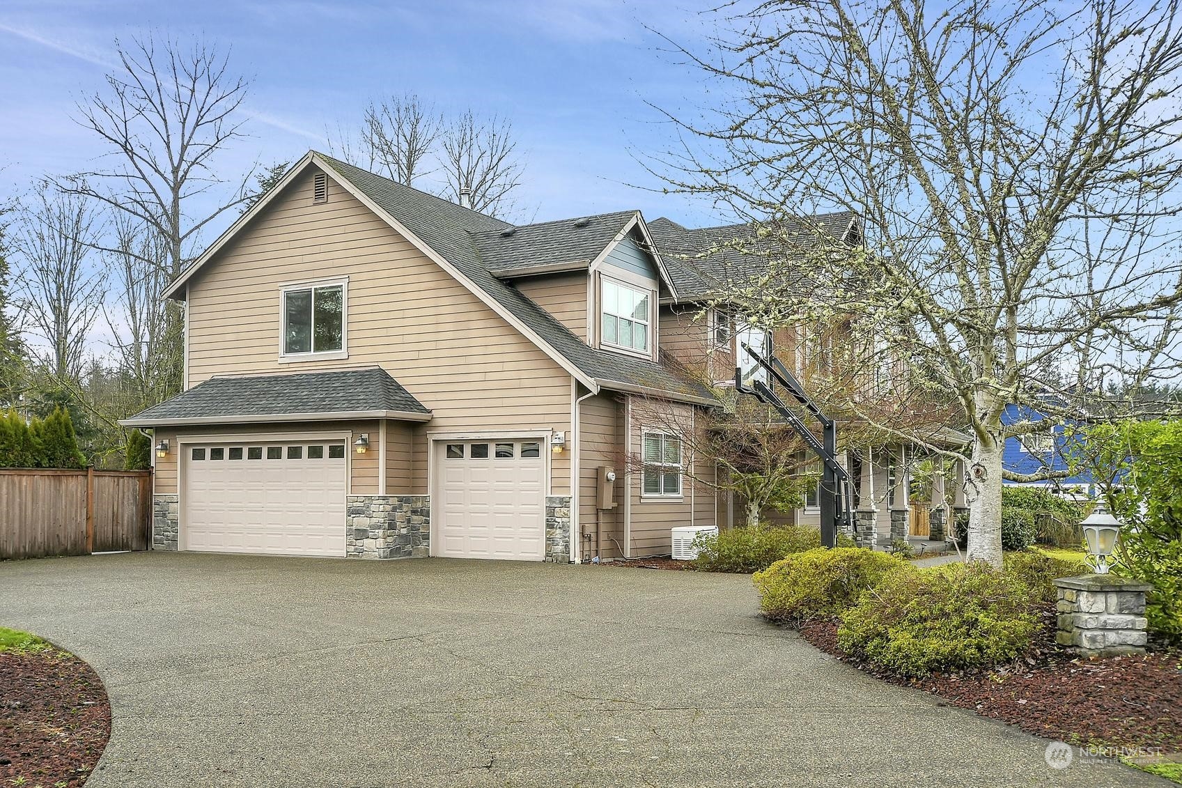 19214 Fifth Street E