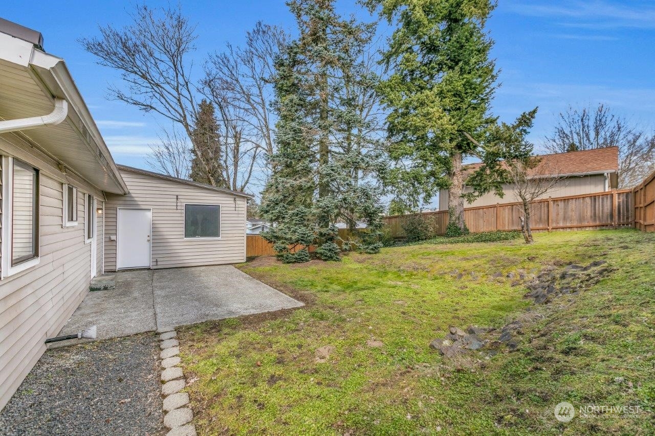 636 Ferndale Avenue NE