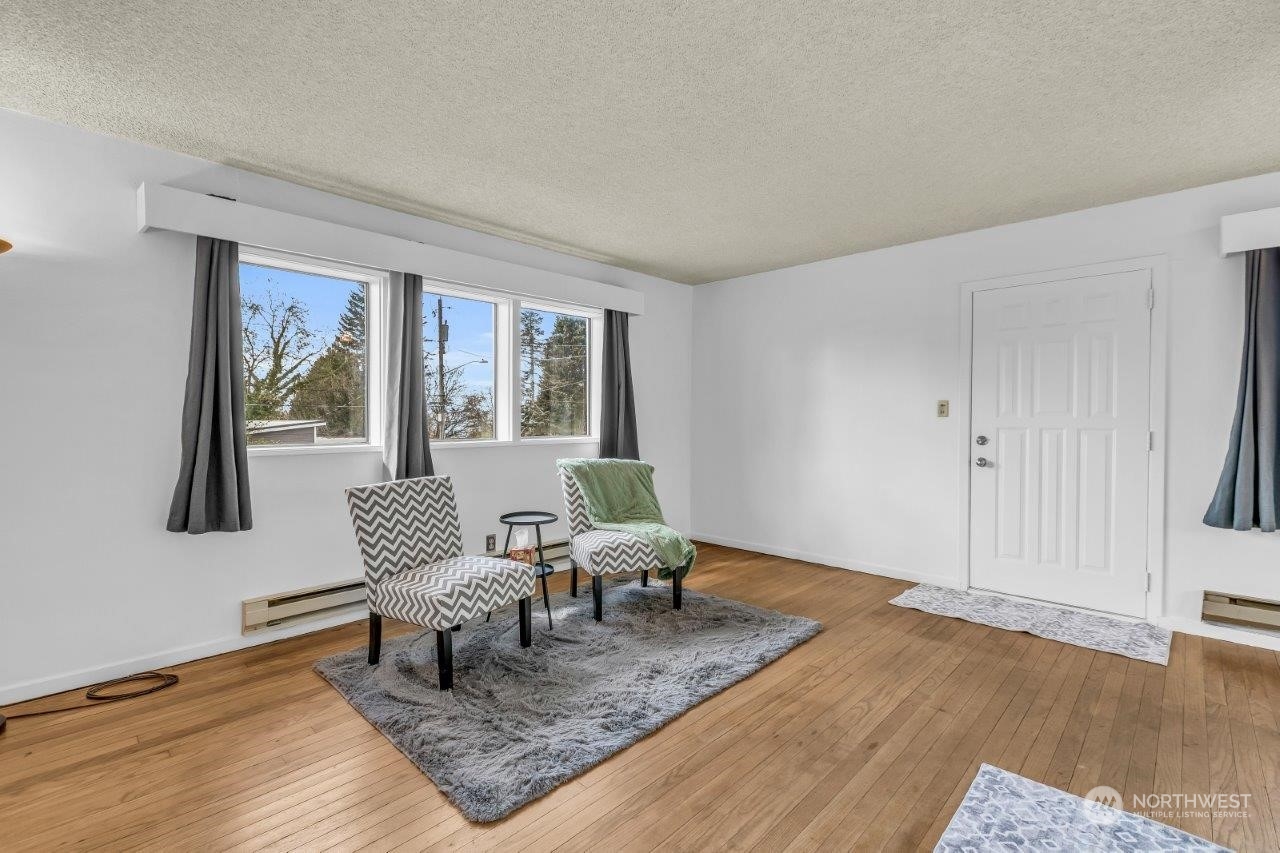 636 Ferndale Avenue NE