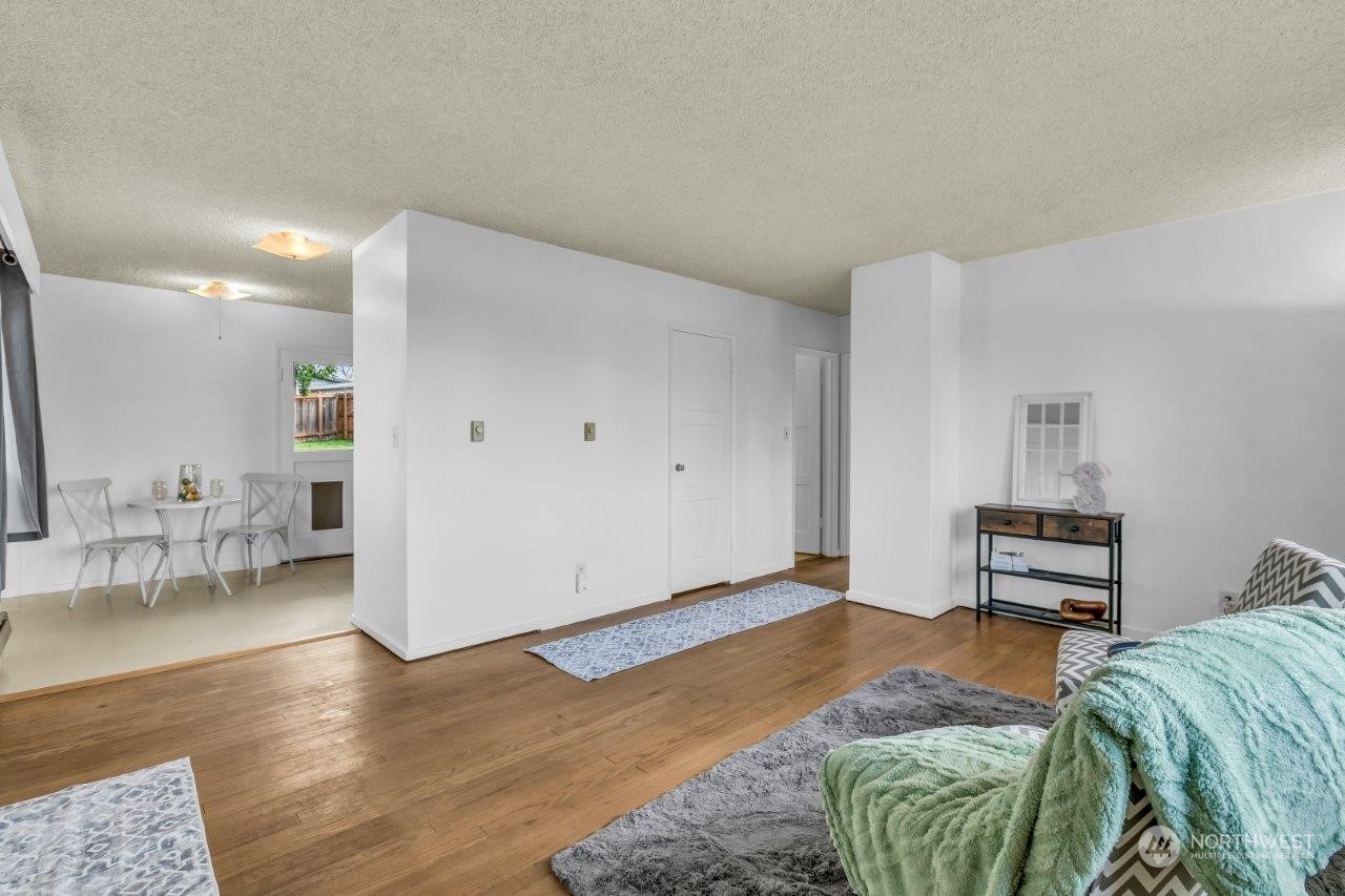 636 Ferndale Avenue NE