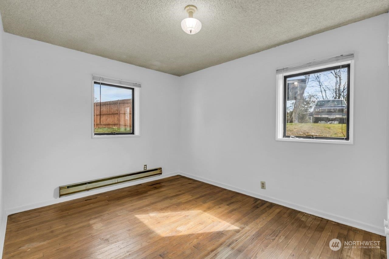 636 Ferndale Avenue NE