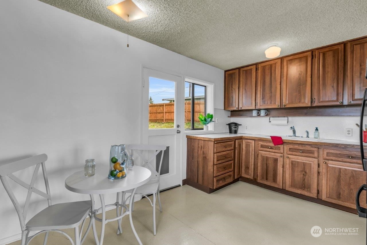 636 Ferndale Avenue NE