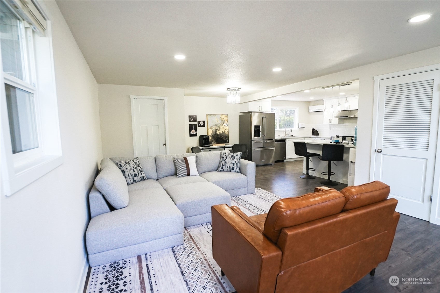 5109 W Tapps Drive E