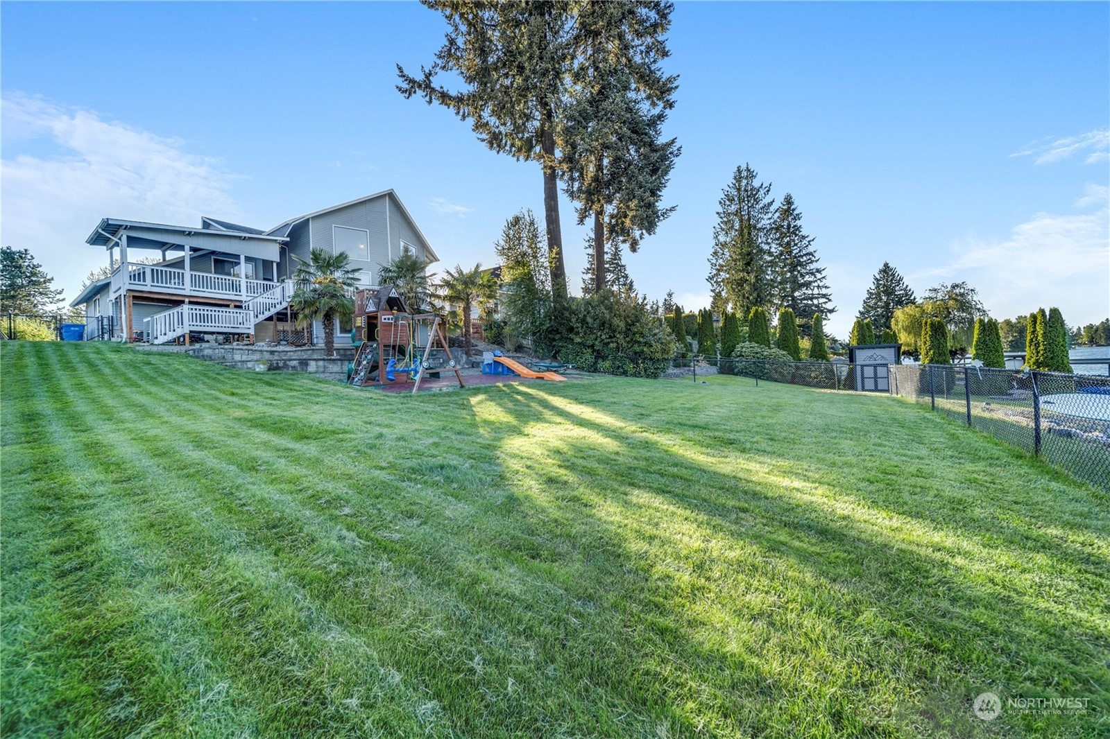 5109 W Tapps Drive E