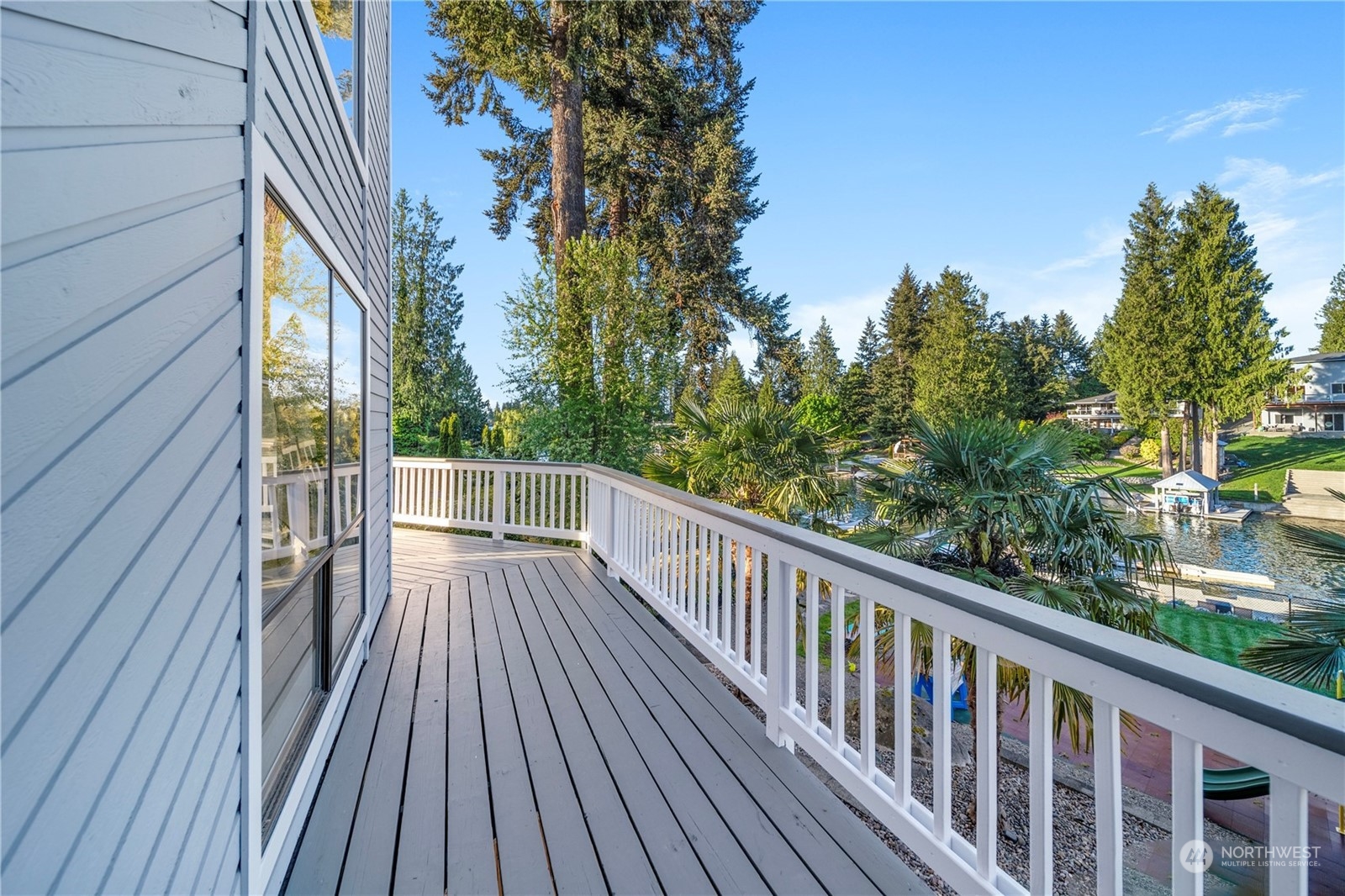 5109 W Tapps Drive E