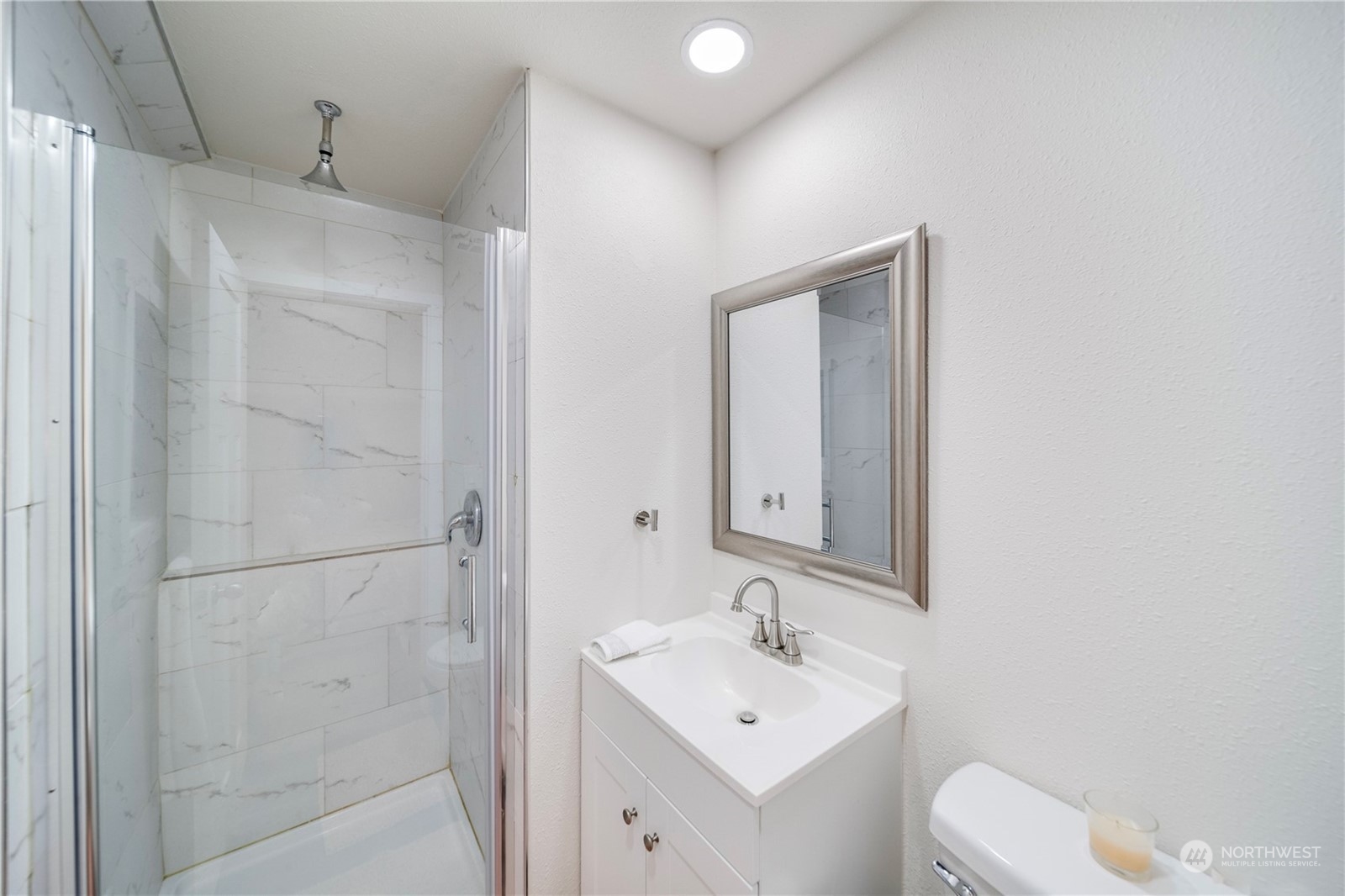 5109 W Tapps Drive E