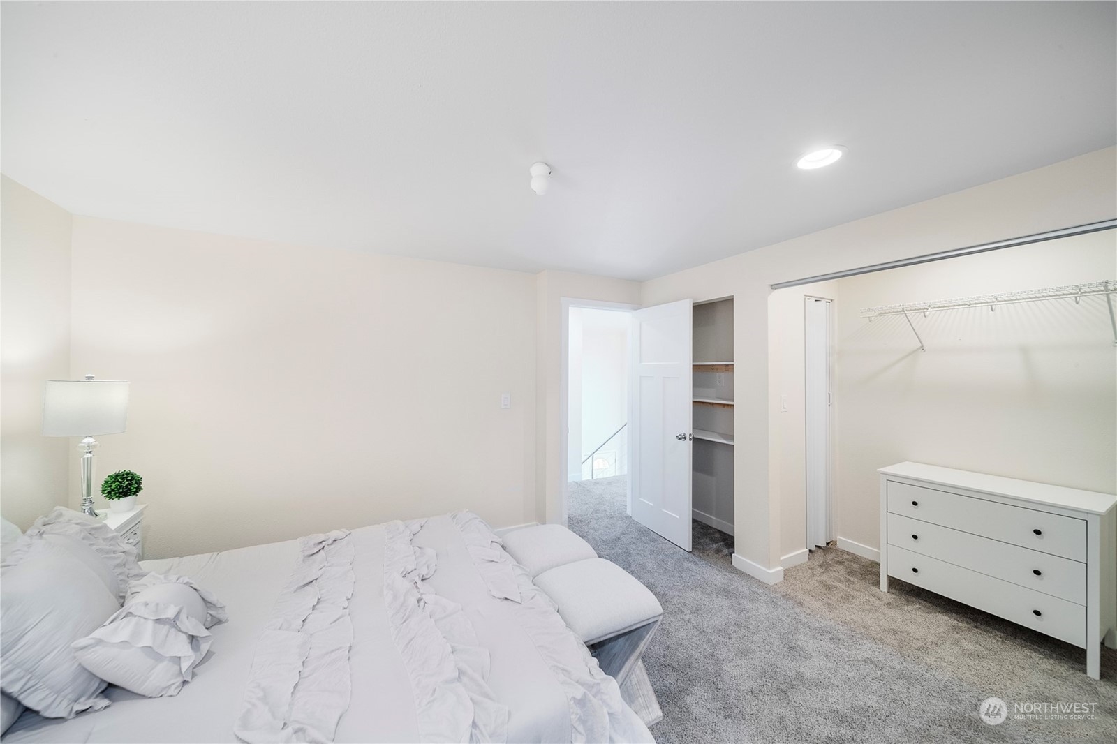 5109 W Tapps Drive E