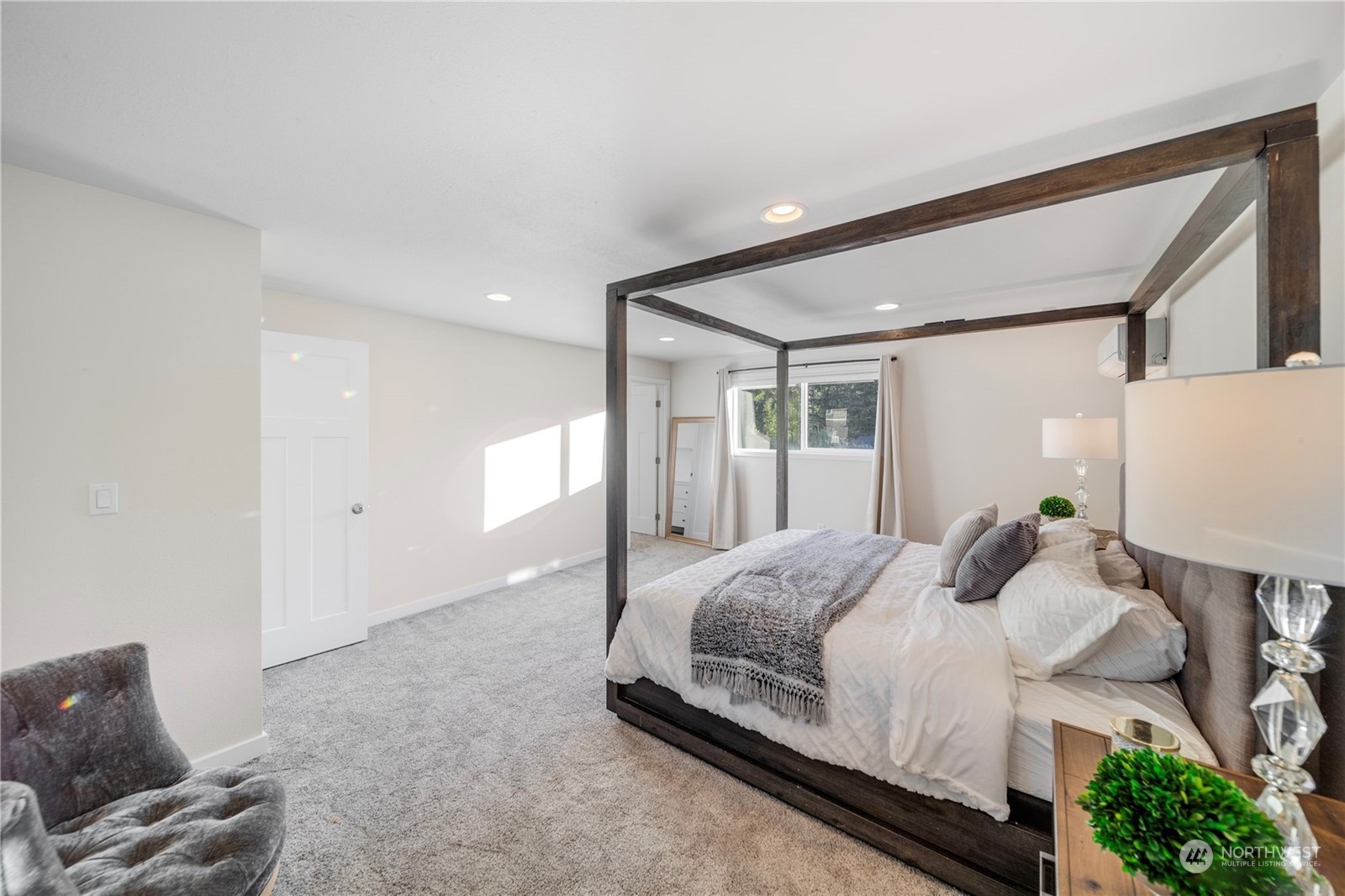 5109 W Tapps Drive E