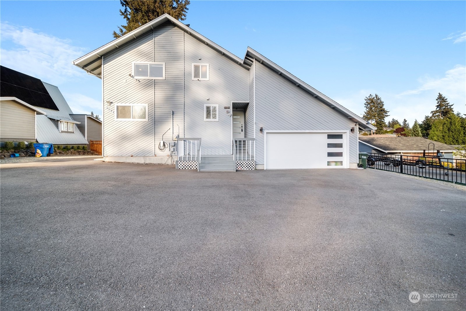 5109 W Tapps Drive E