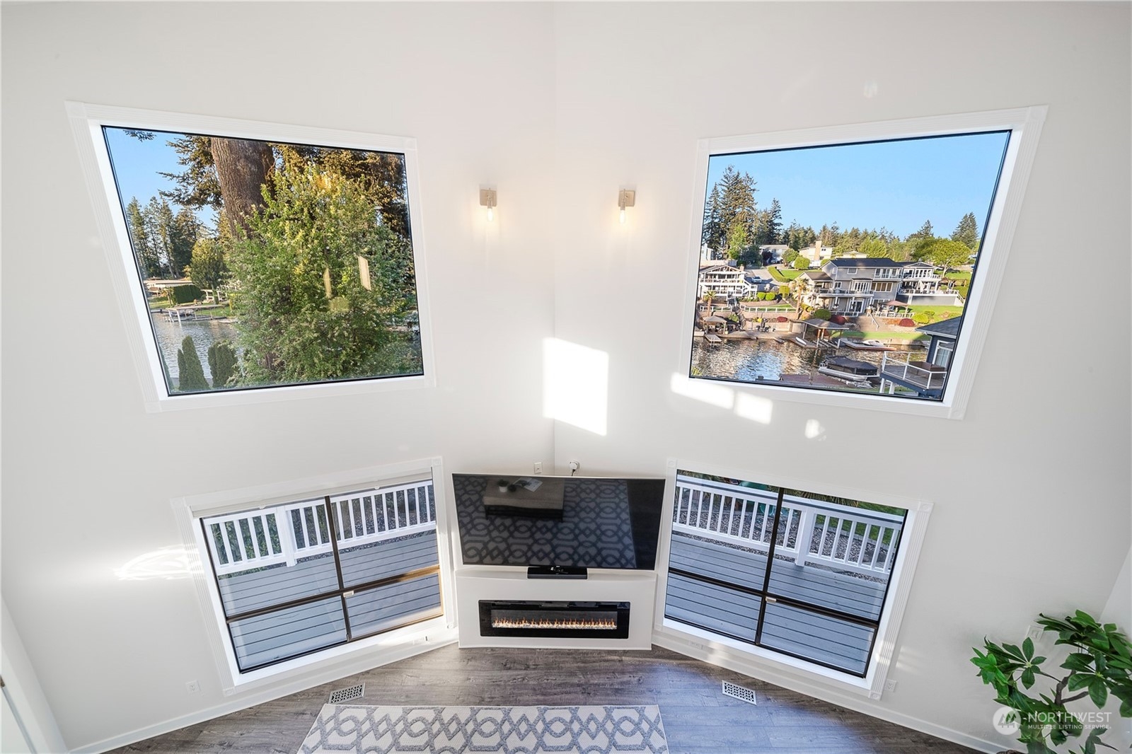 5109 W Tapps Drive E