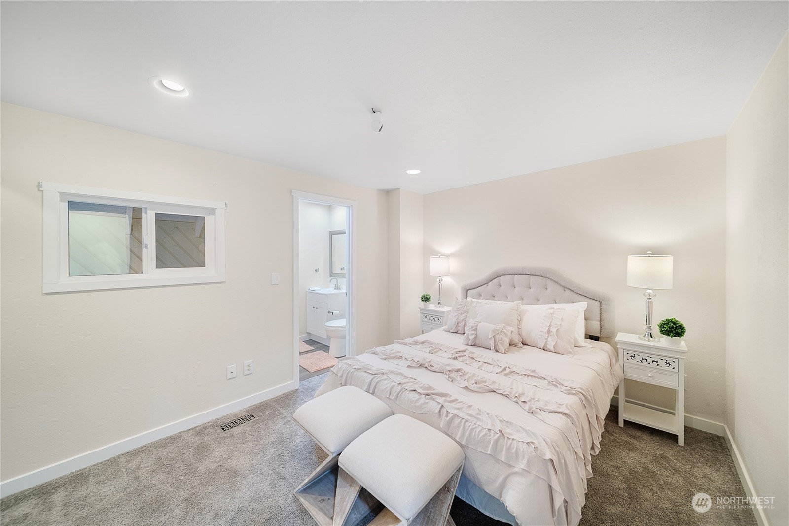 5109 W Tapps Drive E