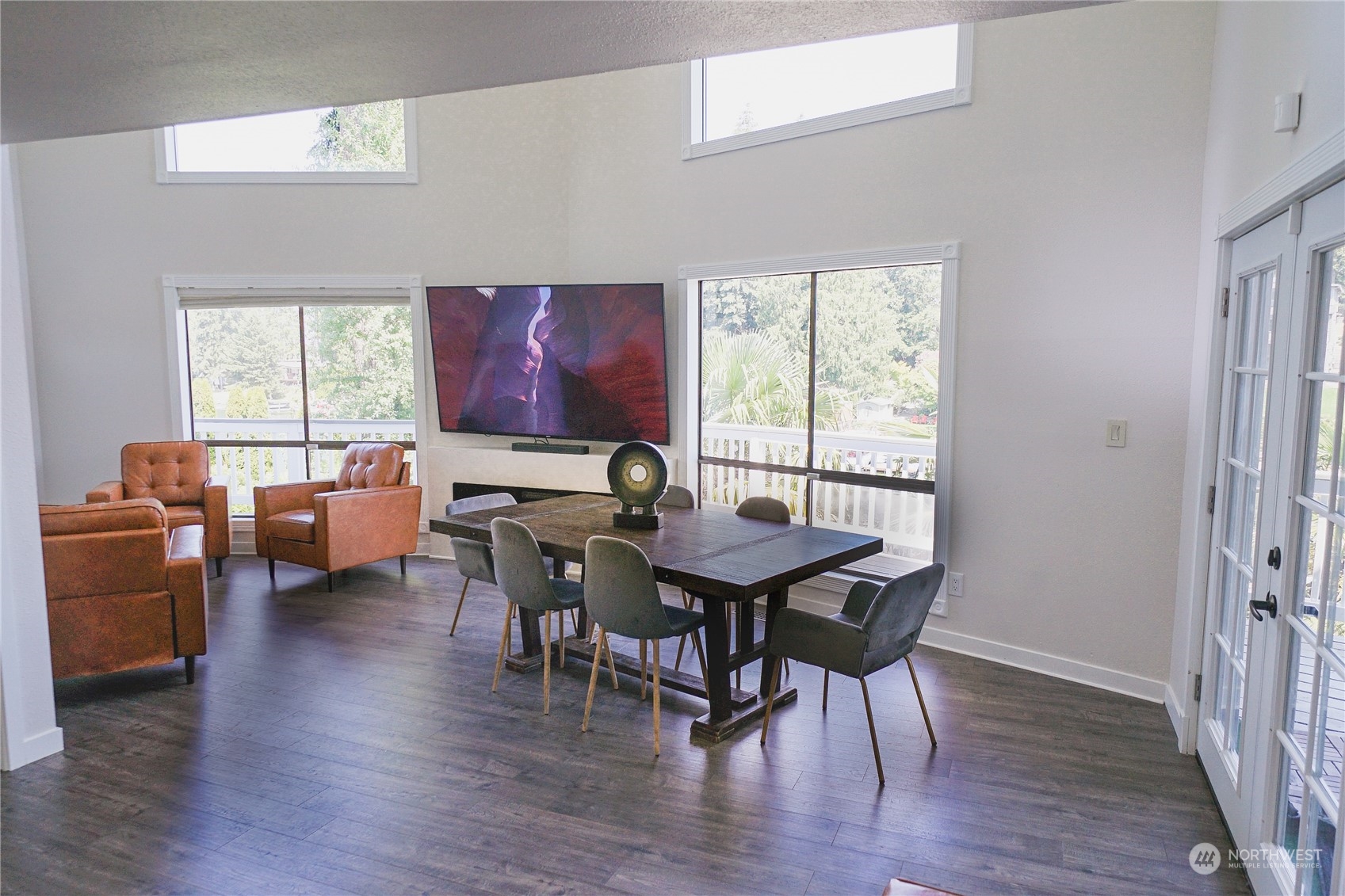 5109 W Tapps Drive E