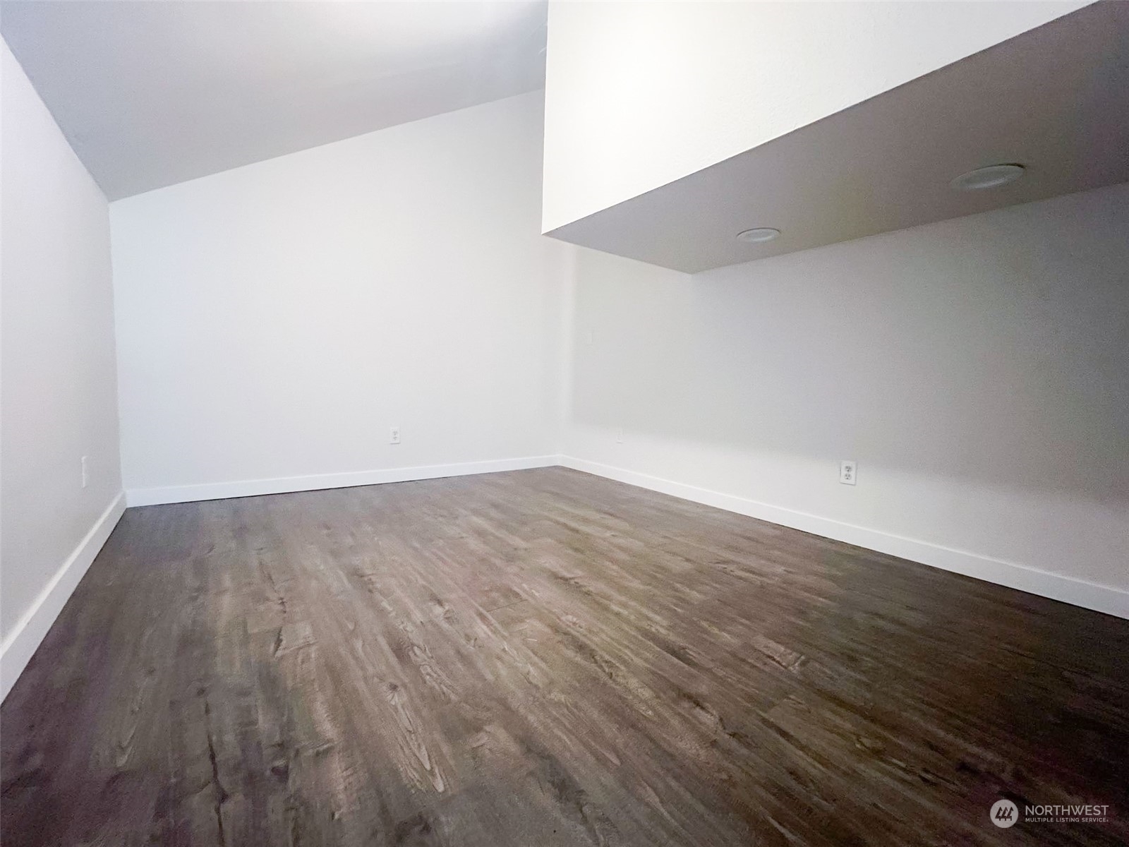 5109 W Tapps Drive E