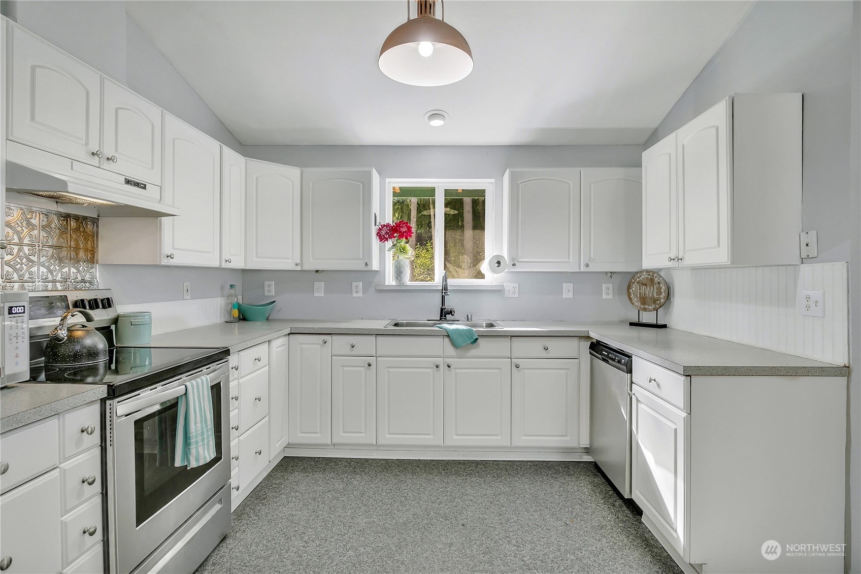 18304 Blue Hills Drive SE