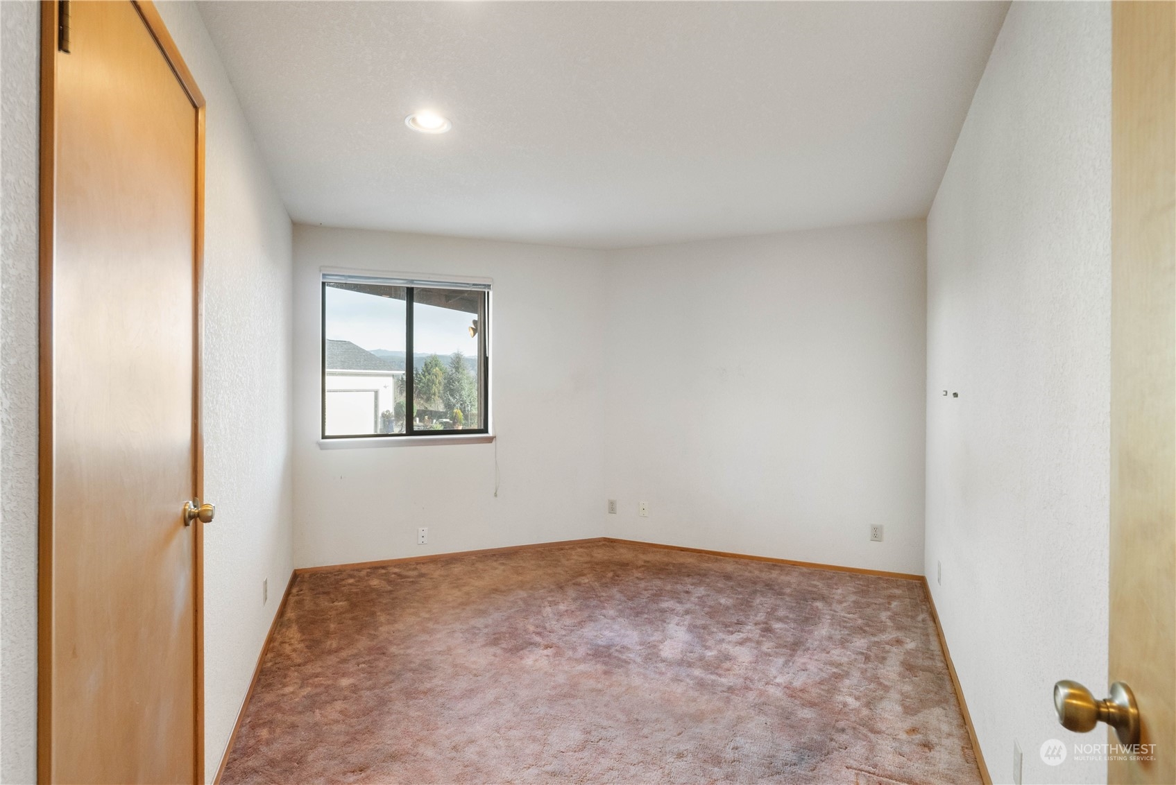 176 Dow Ridge Drive N