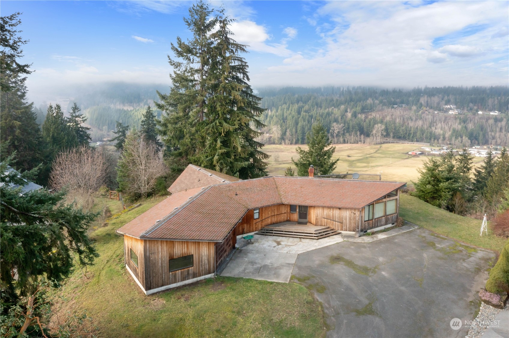 176 Dow Ridge Drive N