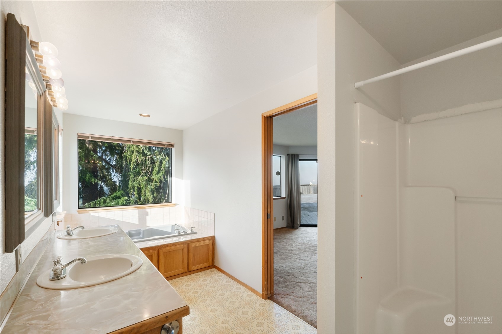 176 Dow Ridge Drive N