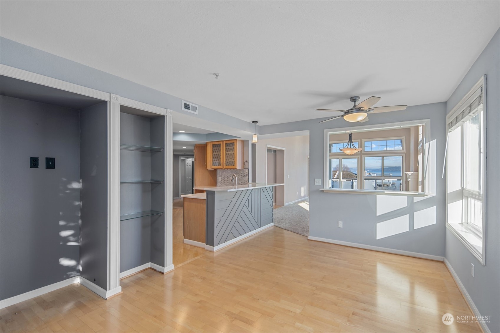 3016 N CARR Street Unit: B401