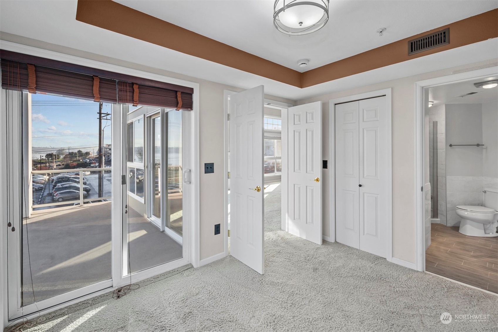 3016 N CARR Street Unit: B401