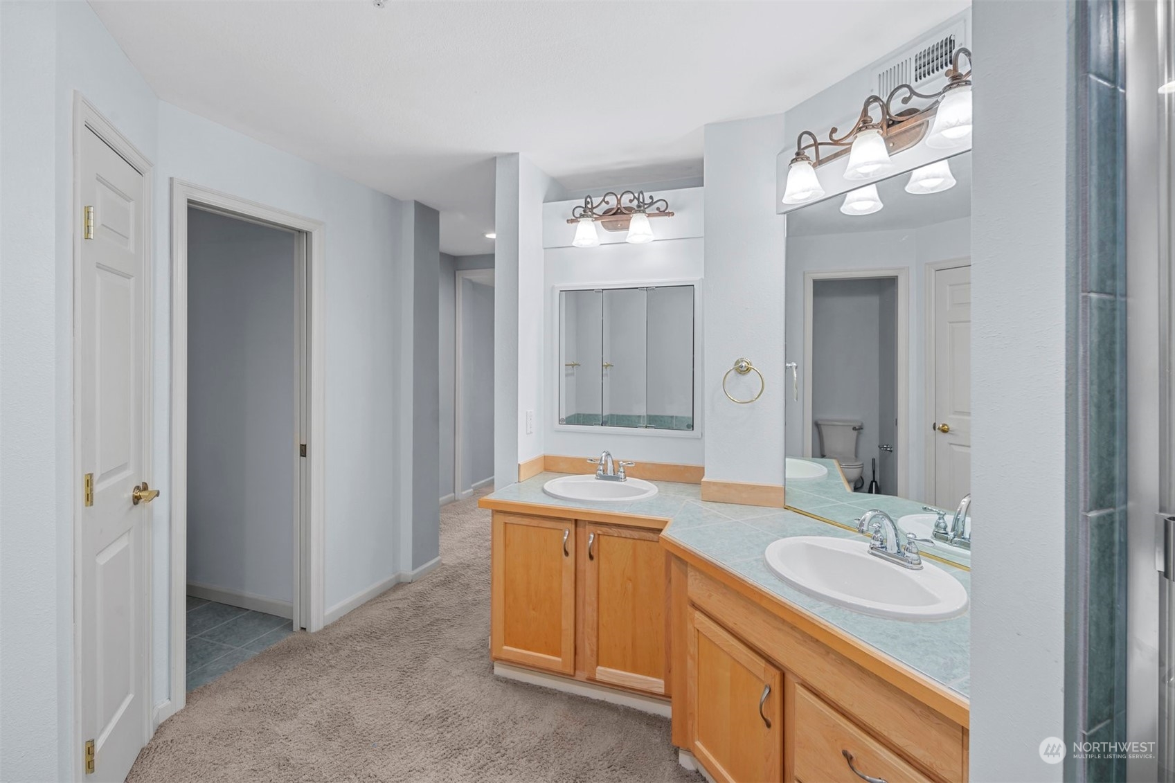 3016 N CARR Street Unit: B401