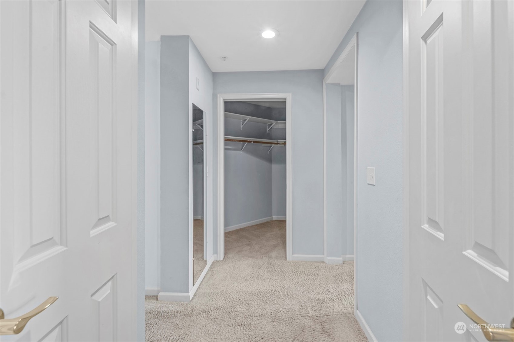 3016 N CARR Street Unit: B401