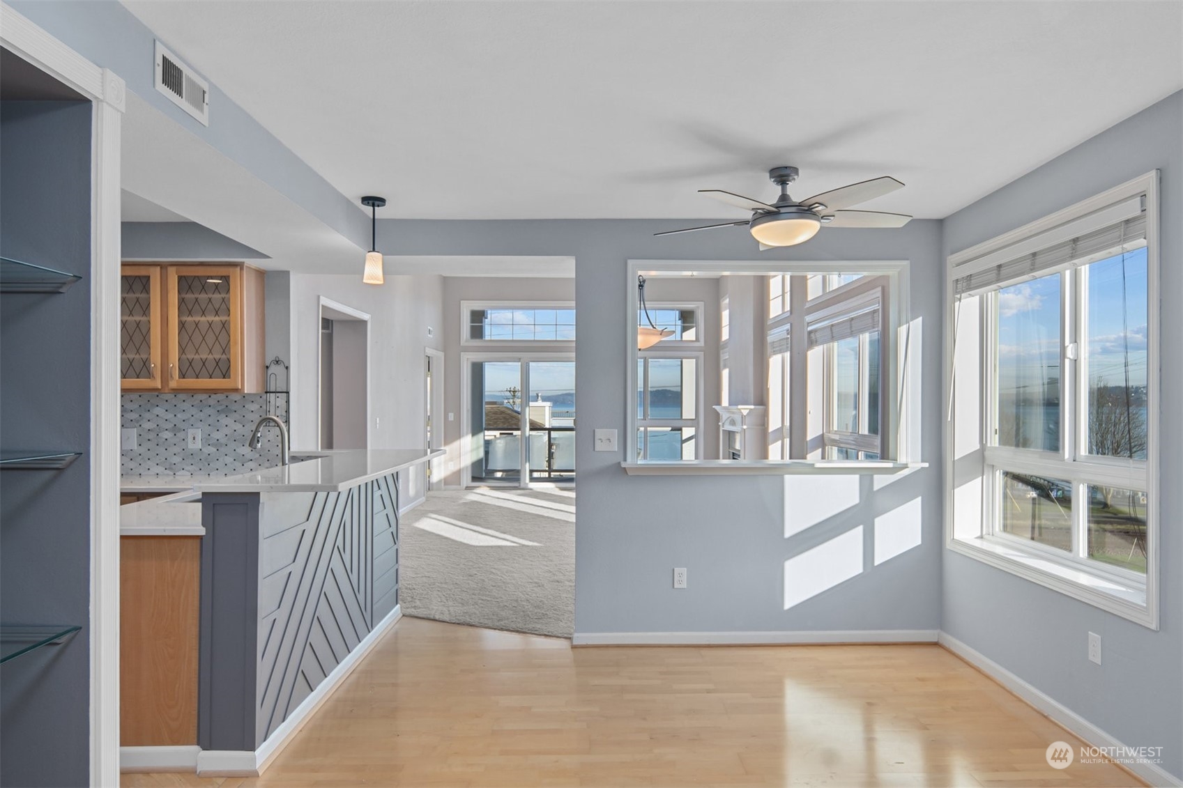 3016 N CARR Street Unit: B401