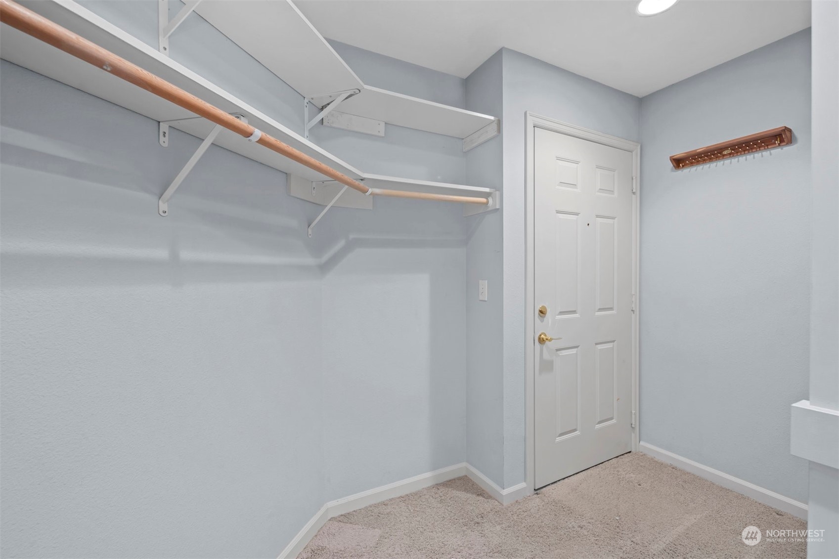 3016 N CARR Street Unit: B401