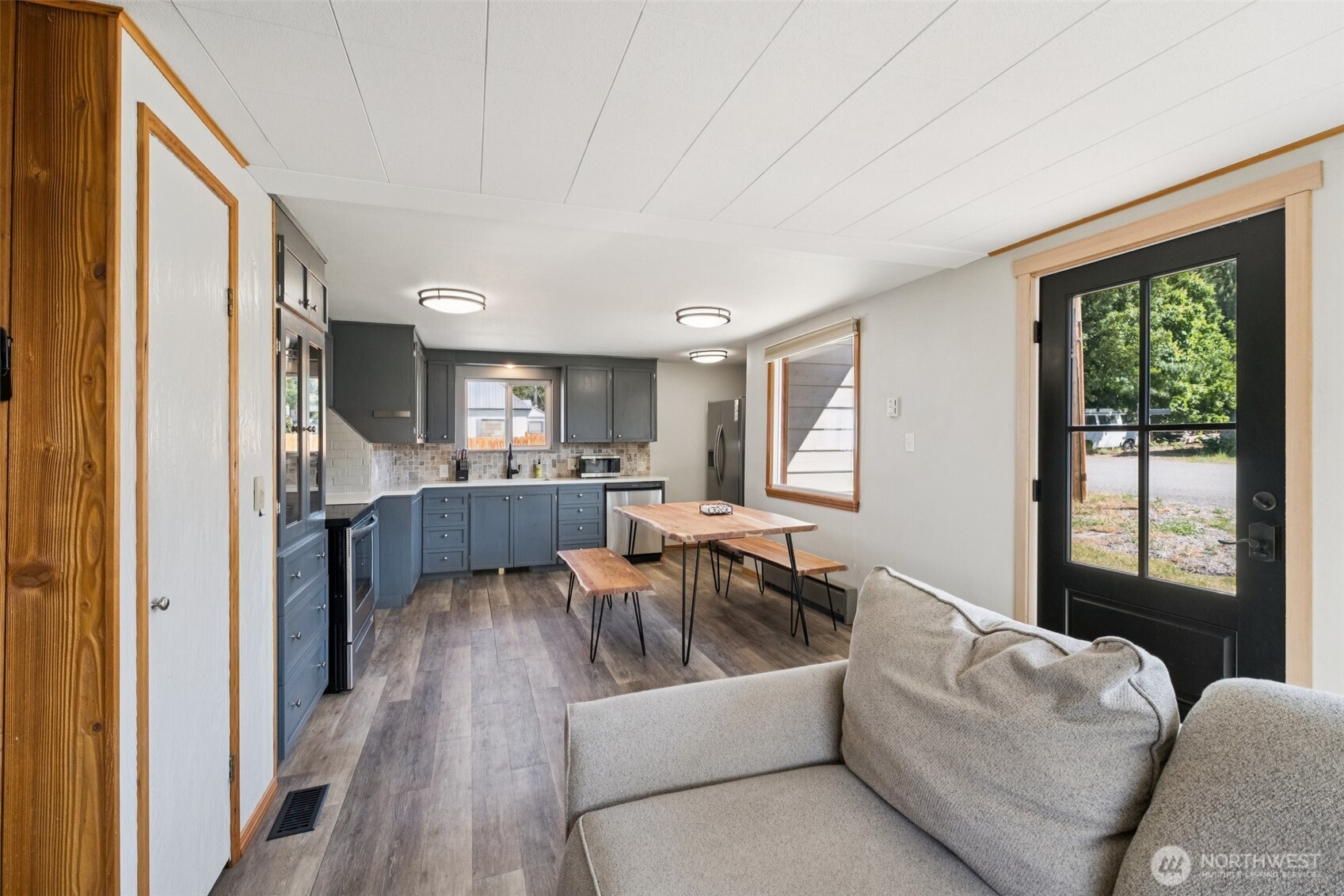 420 3rd Street