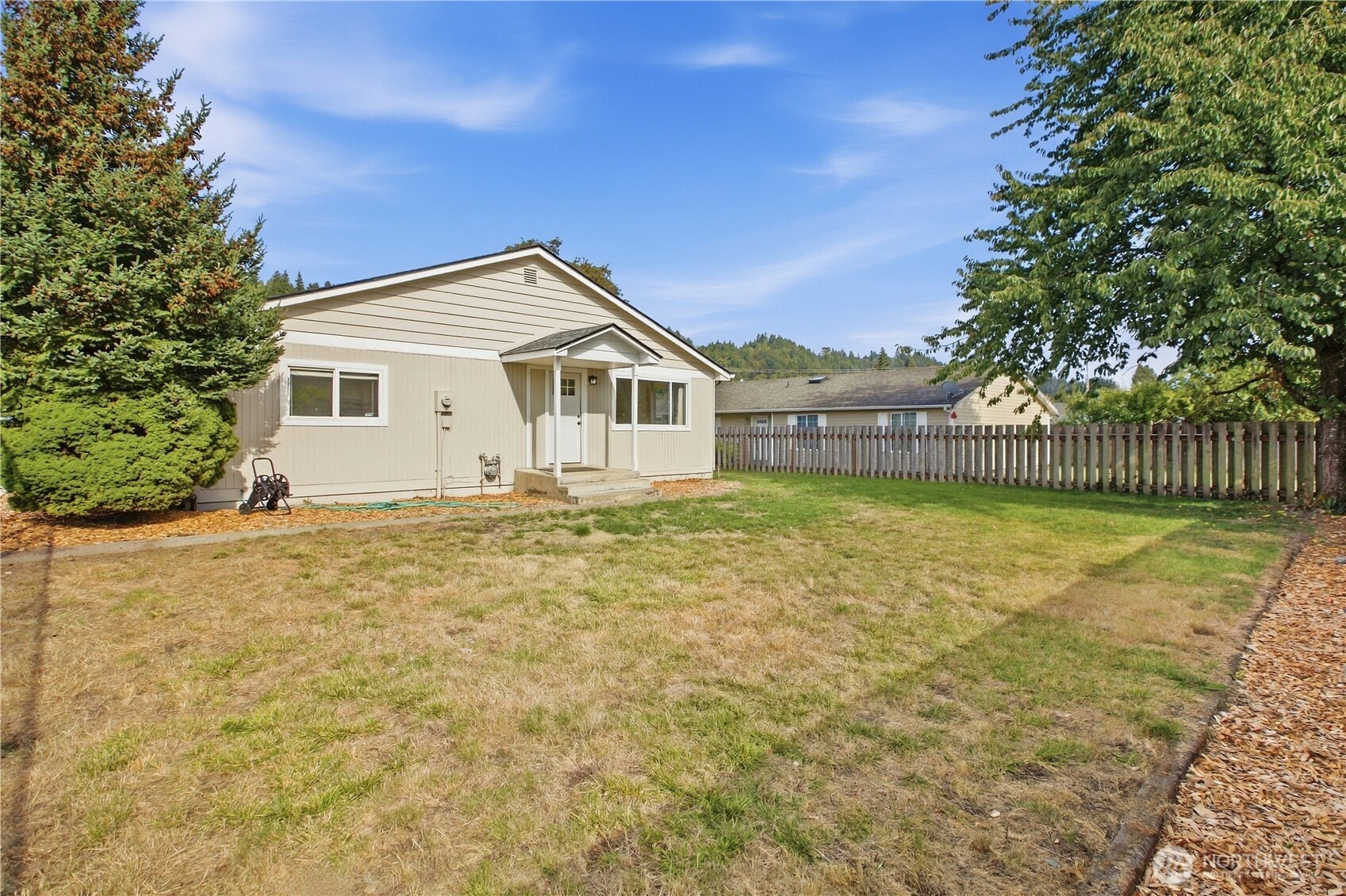 206 Silver Lane SE