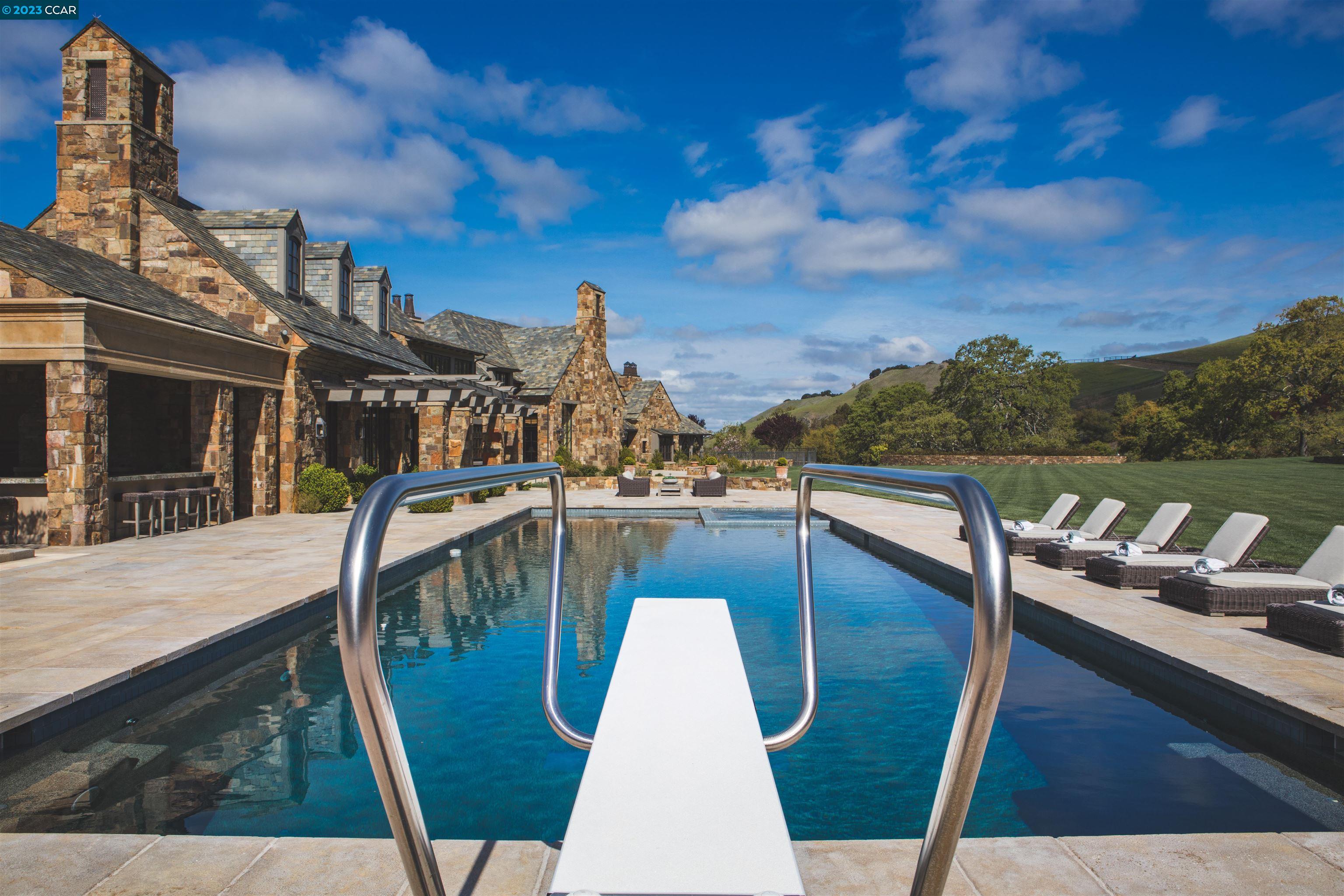 Fieldhaven Estate, 7 Country Oak Ln