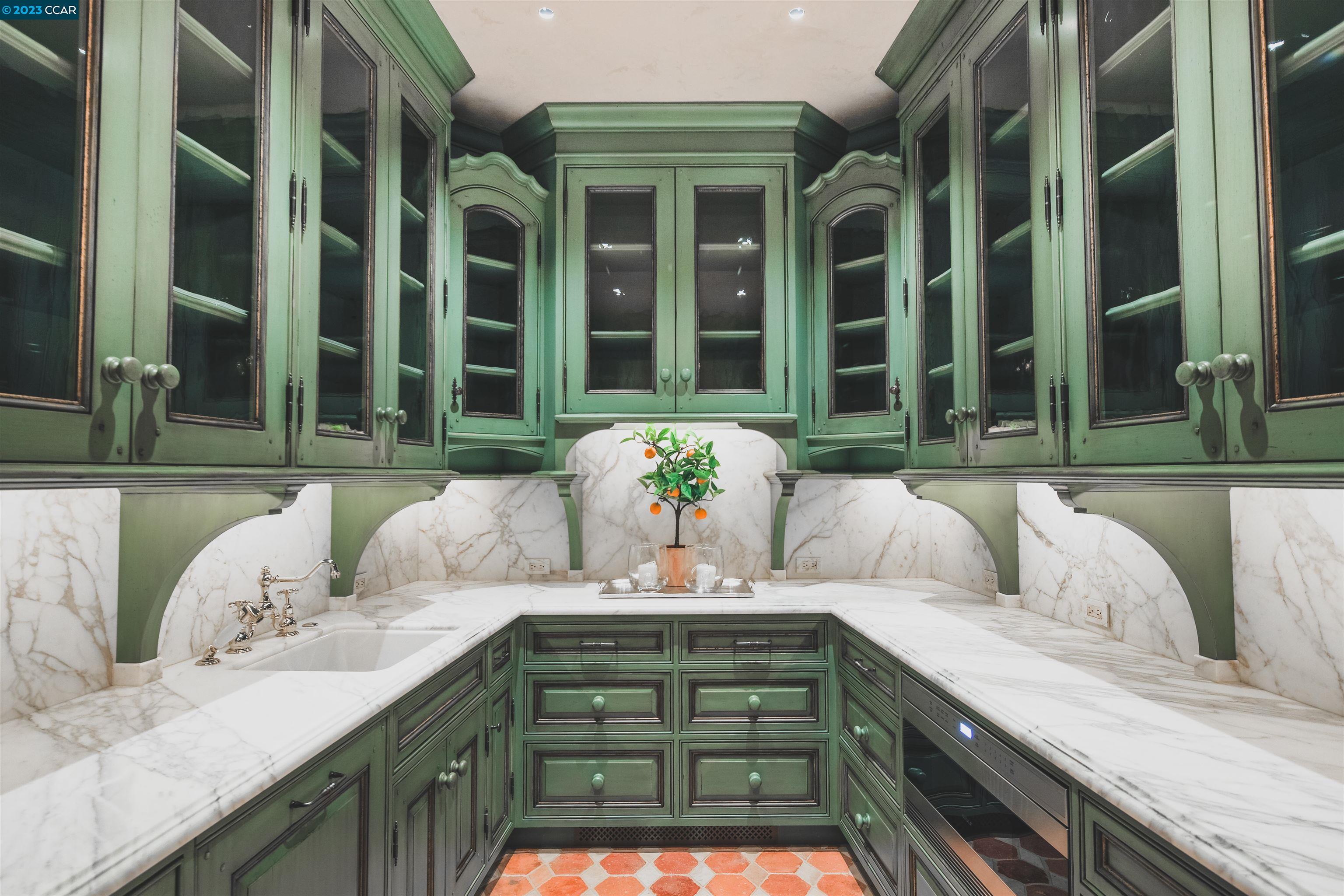 Fieldhaven Estate, 7 Country Oak Ln