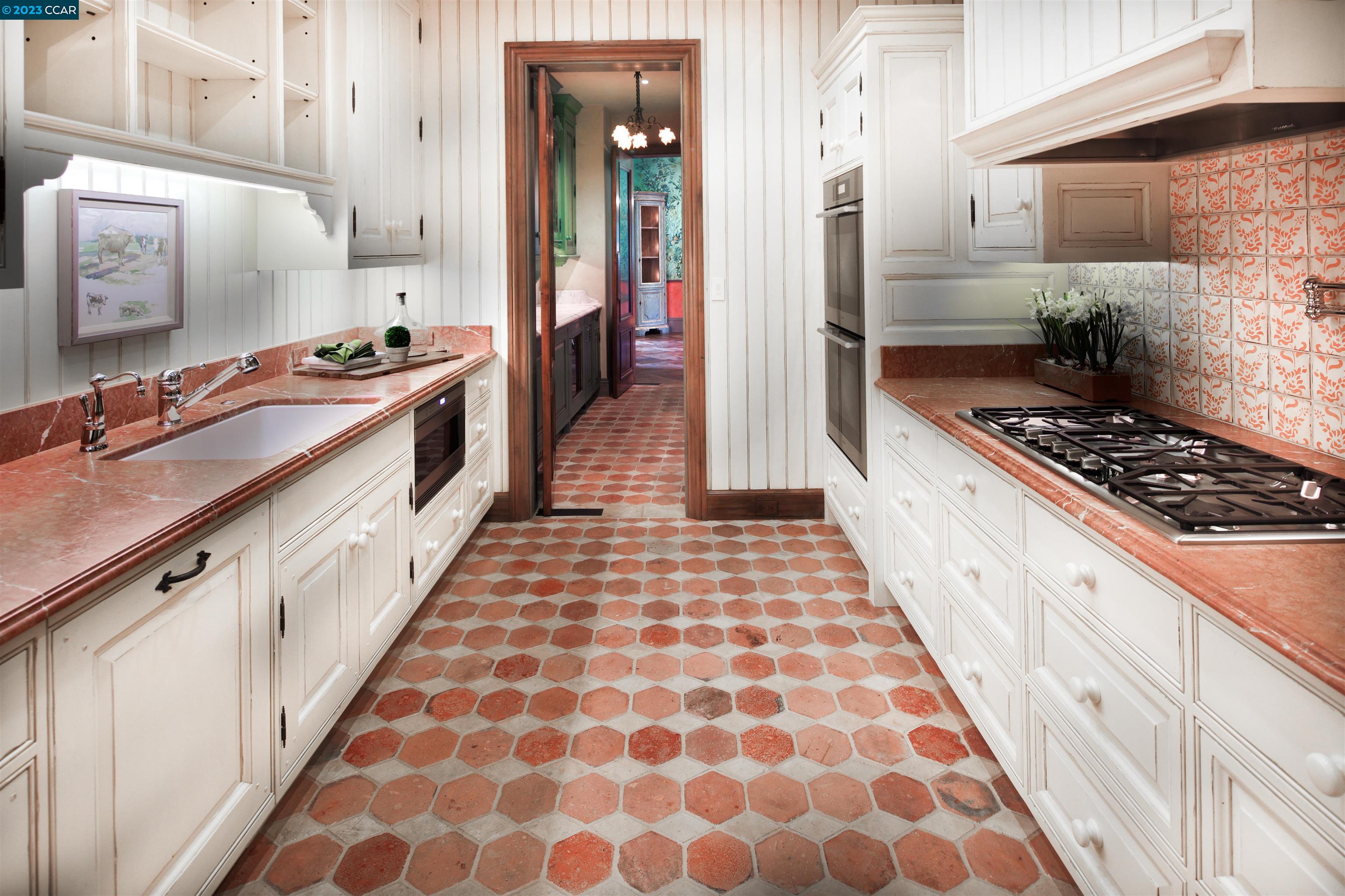 Fieldhaven Estate, 7 Country Oak Ln