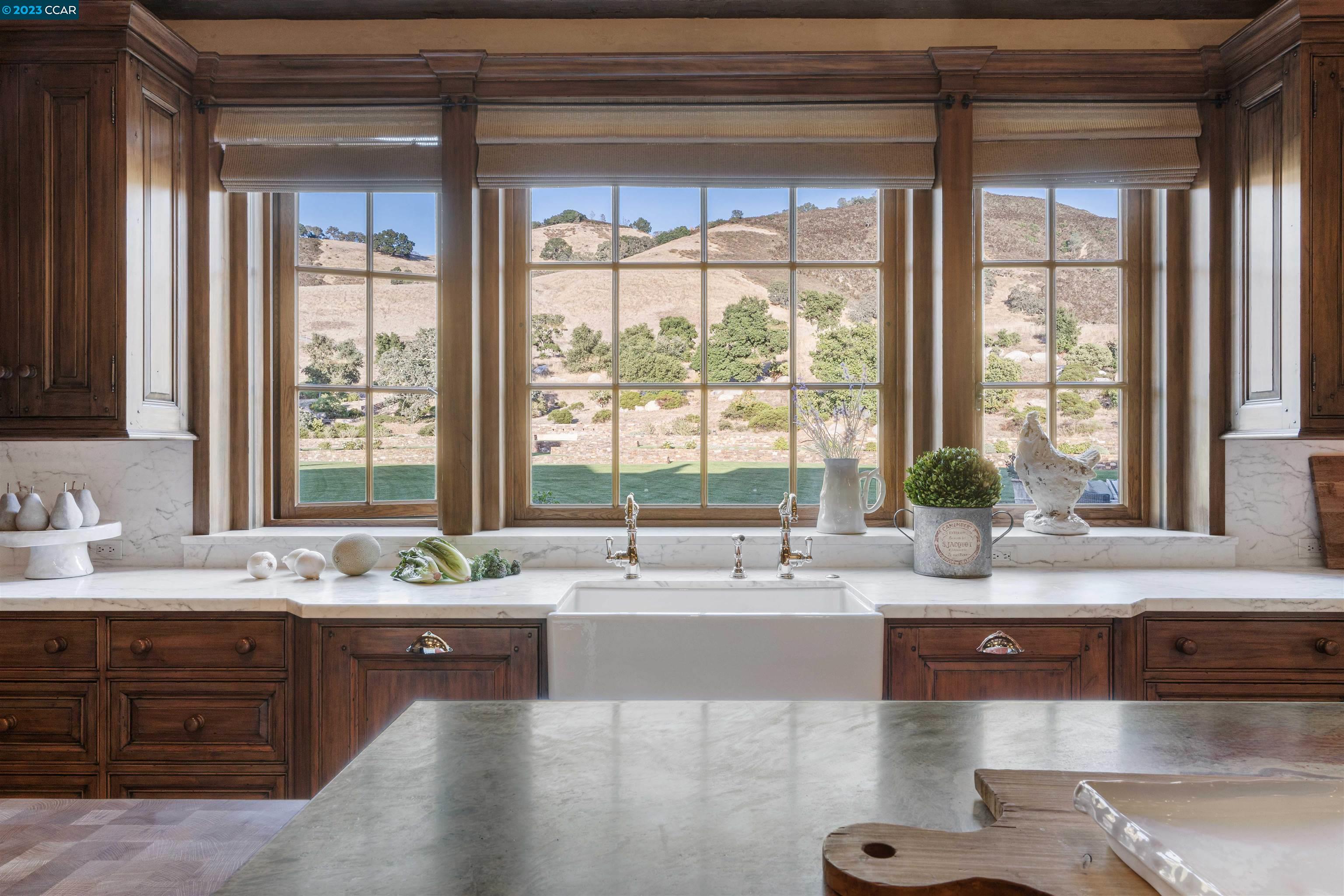 Fieldhaven Estate, 7 Country Oak Ln