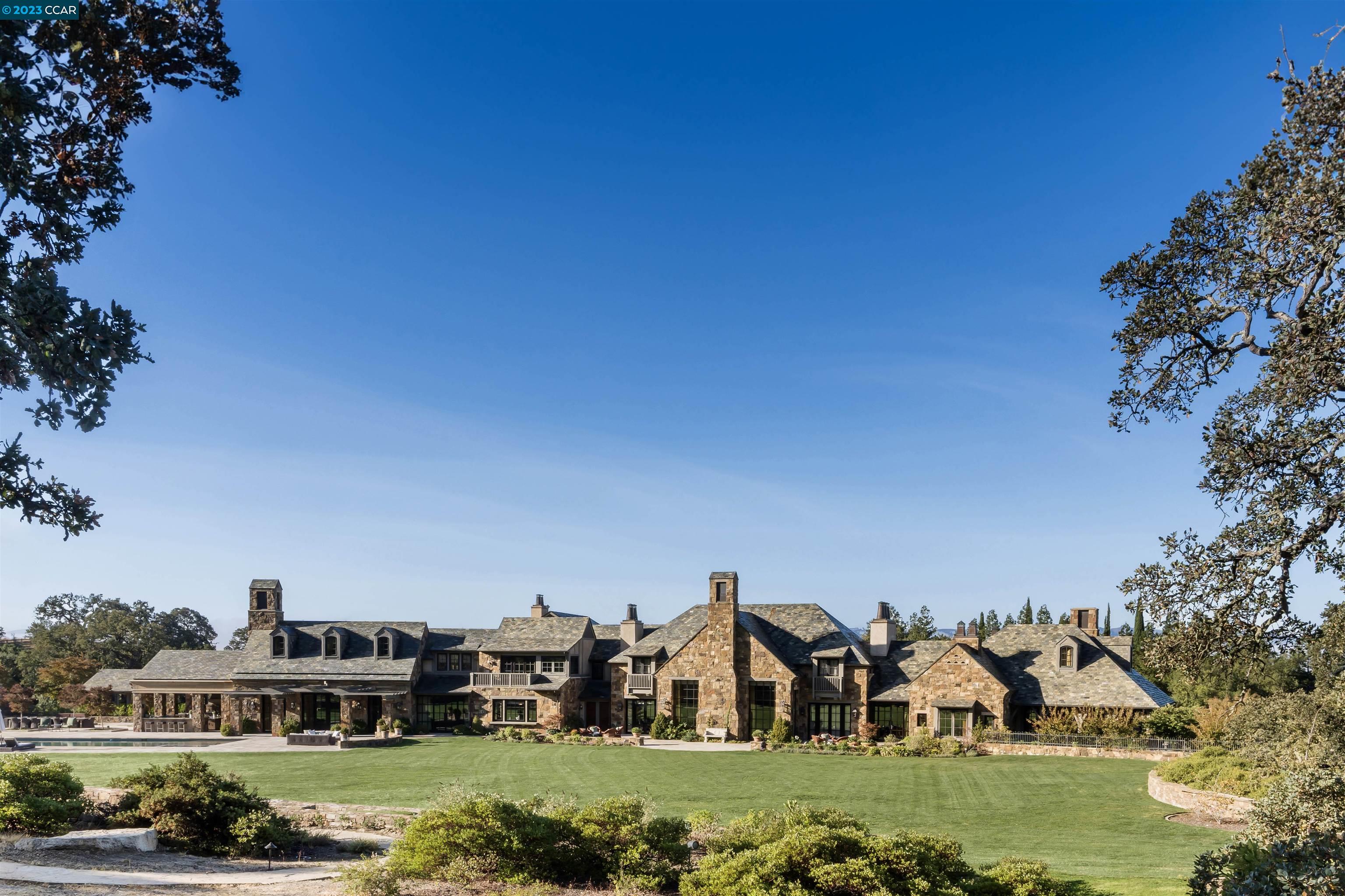 Fieldhaven Estate, 7 Country Oak Ln