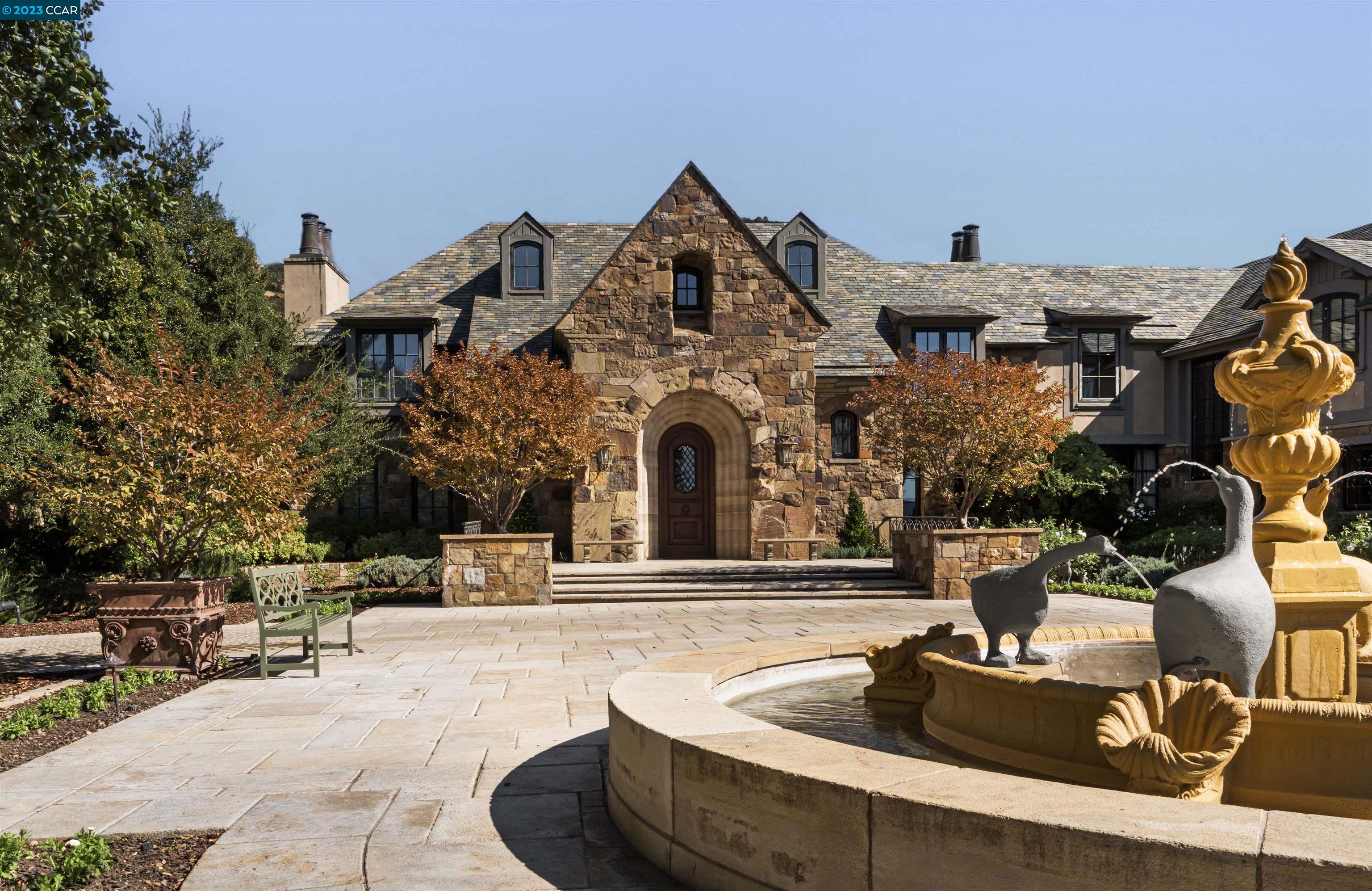 Fieldhaven Estate, 7 Country Oak Ln