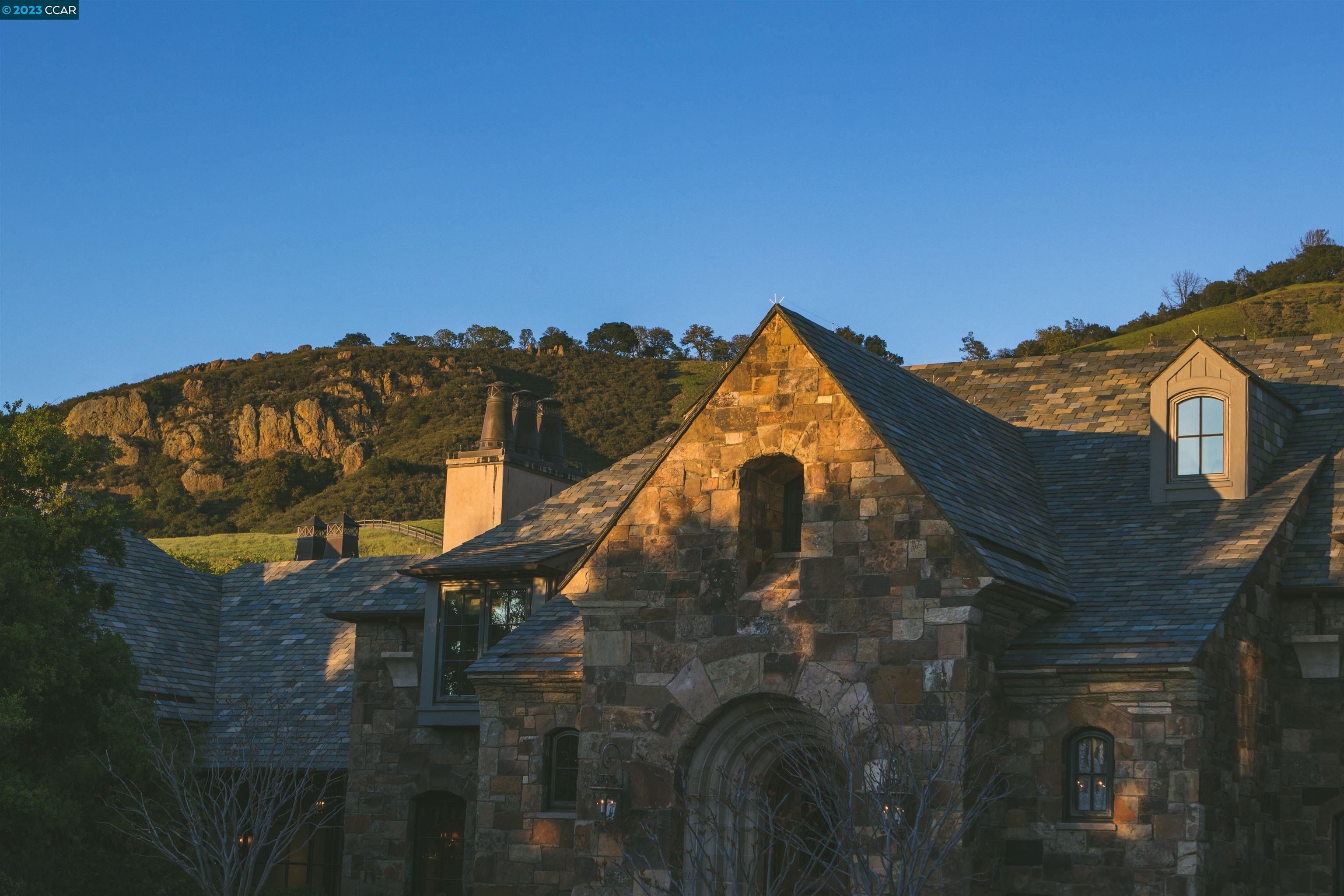 Fieldhaven Estate, 7 Country Oak Ln