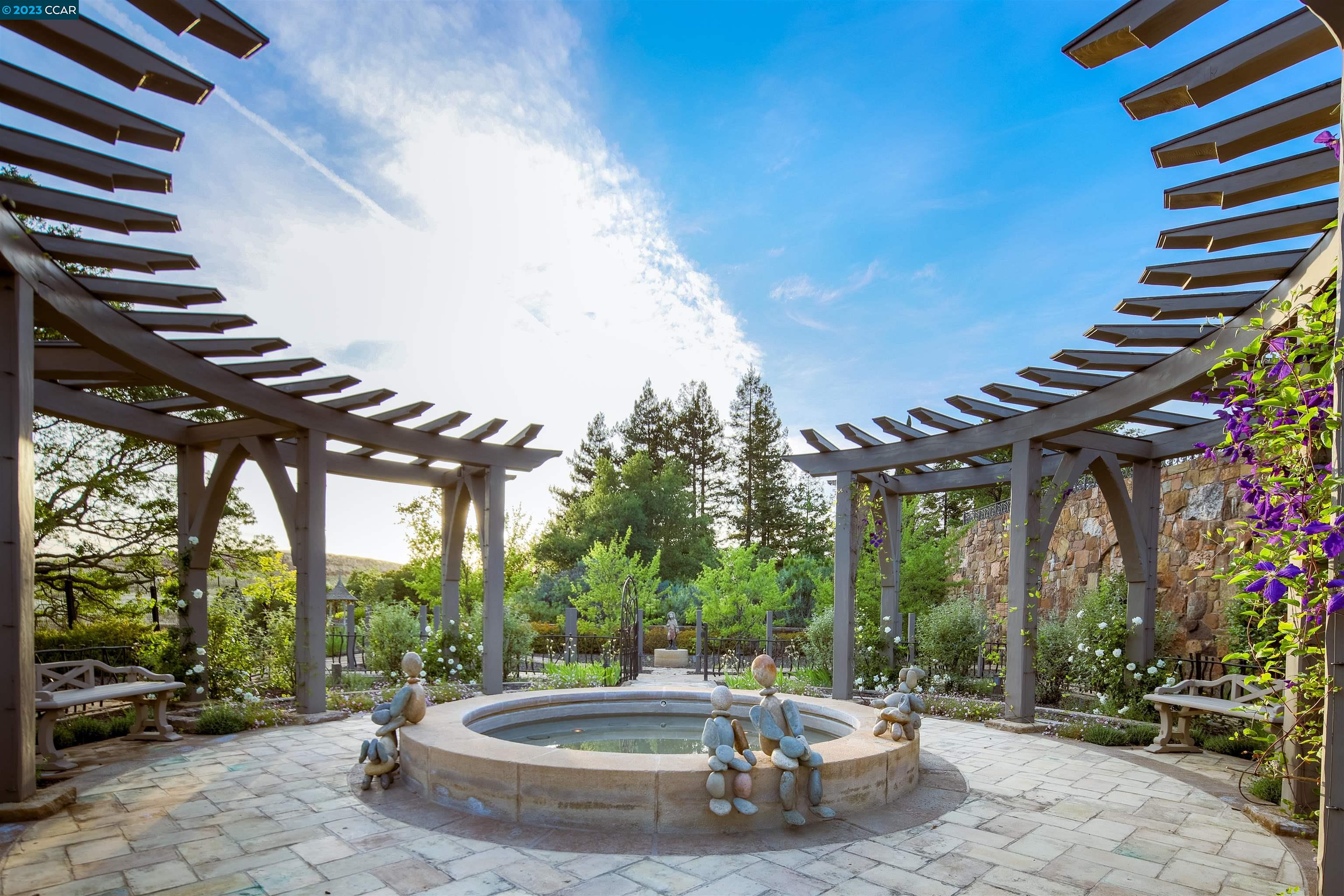 Fieldhaven Estate, 7 Country Oak Ln