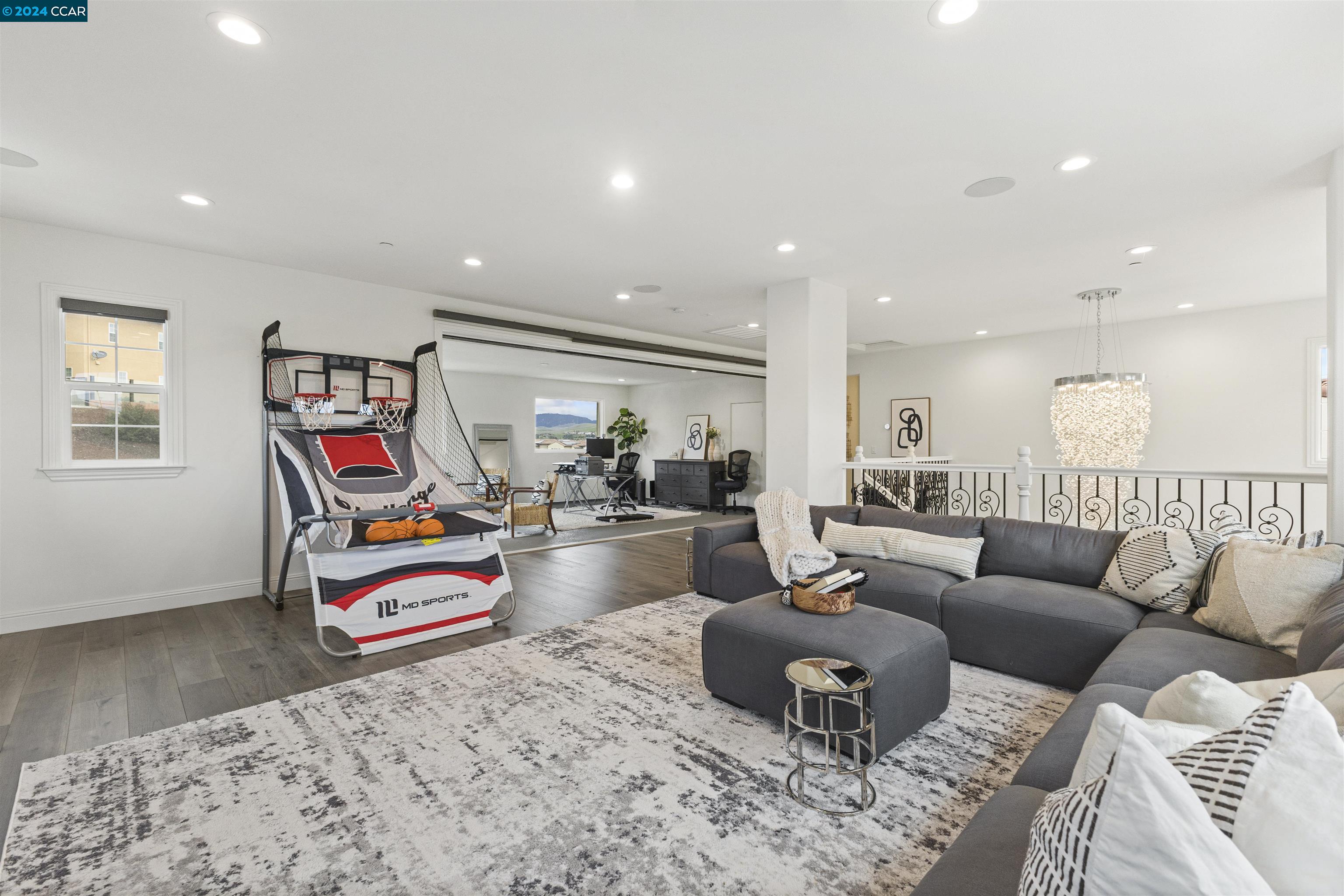 806 Bergamot Ct