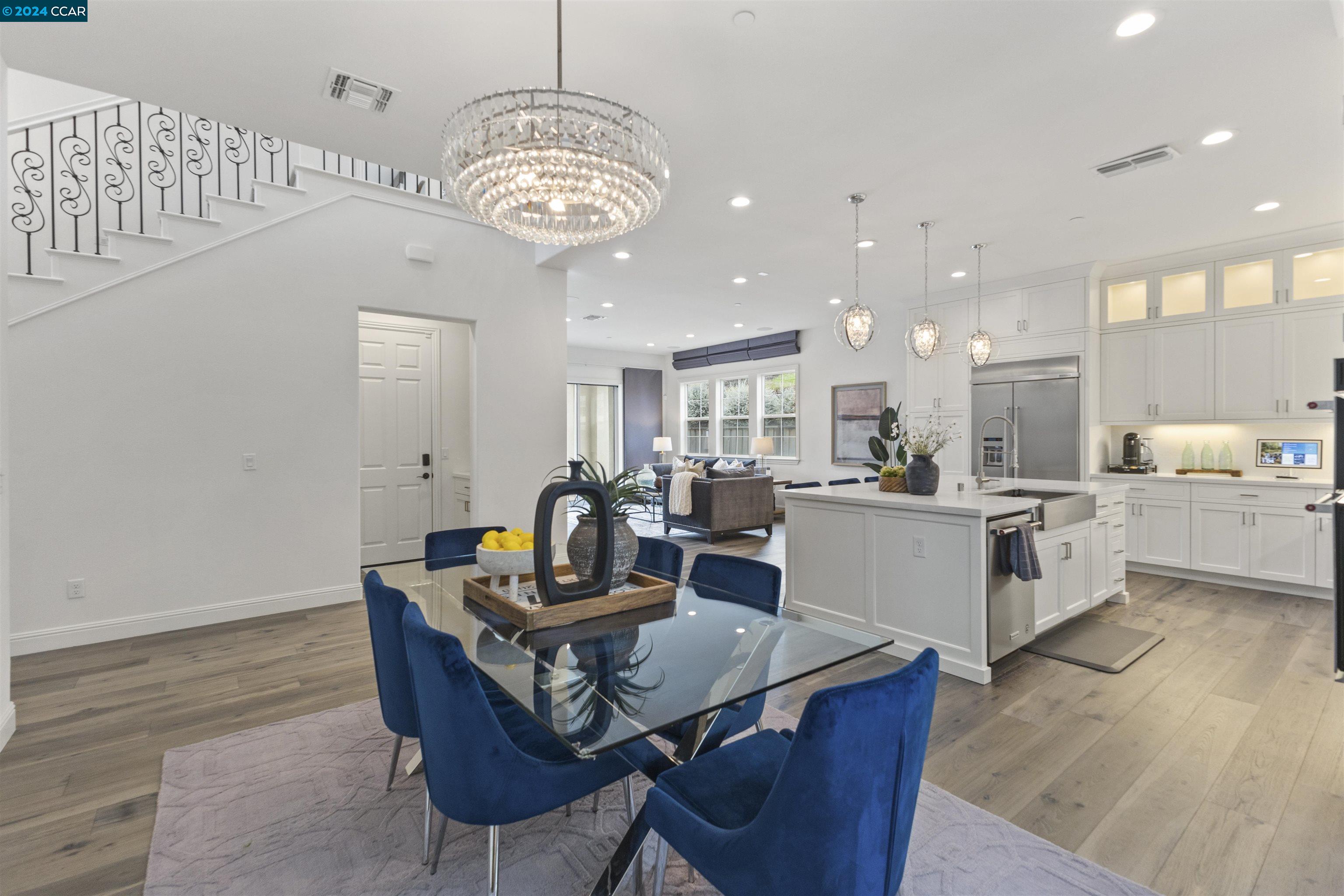 806 Bergamot Ct
