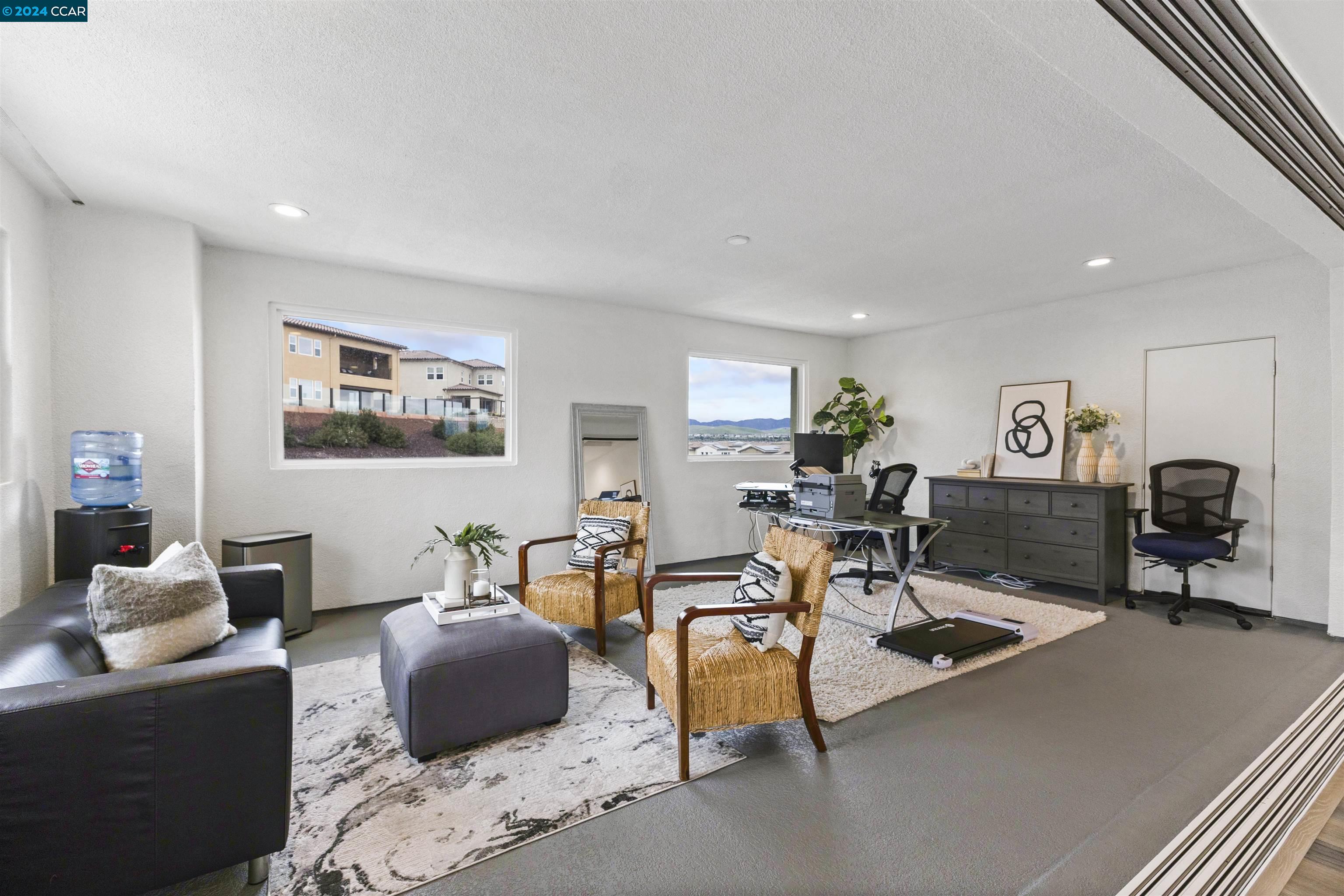 806 Bergamot Ct