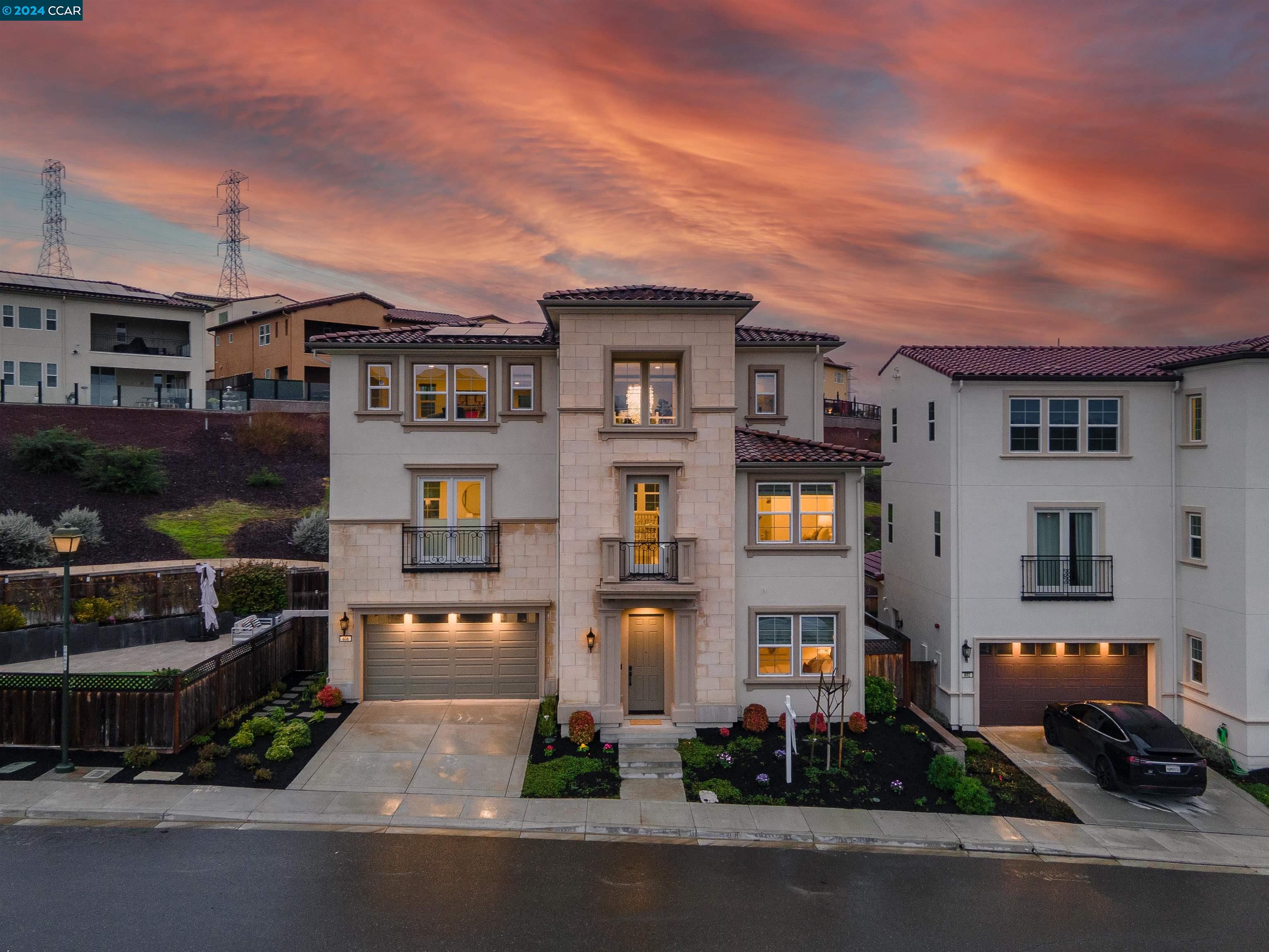 806 Bergamot Ct