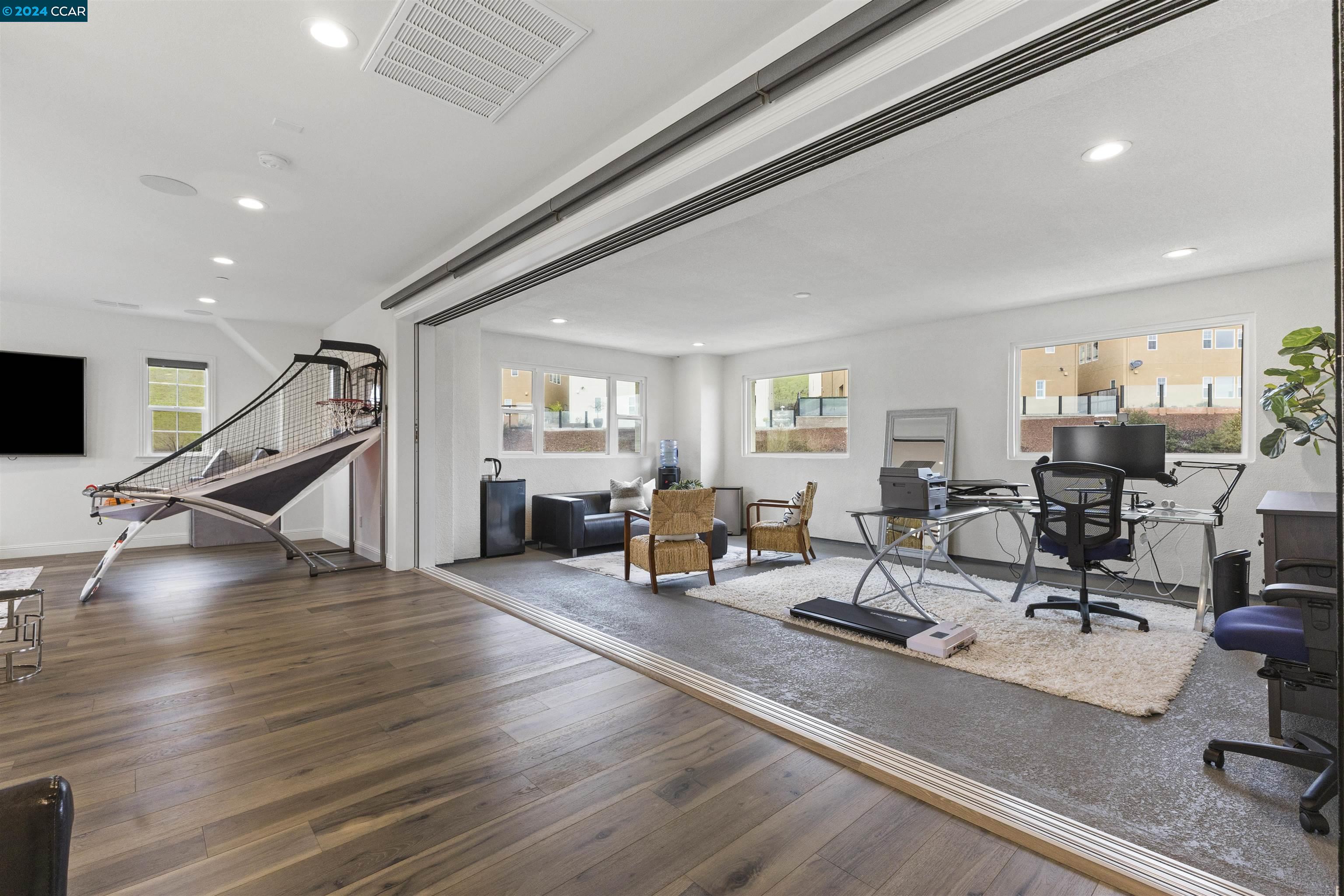 806 Bergamot Ct