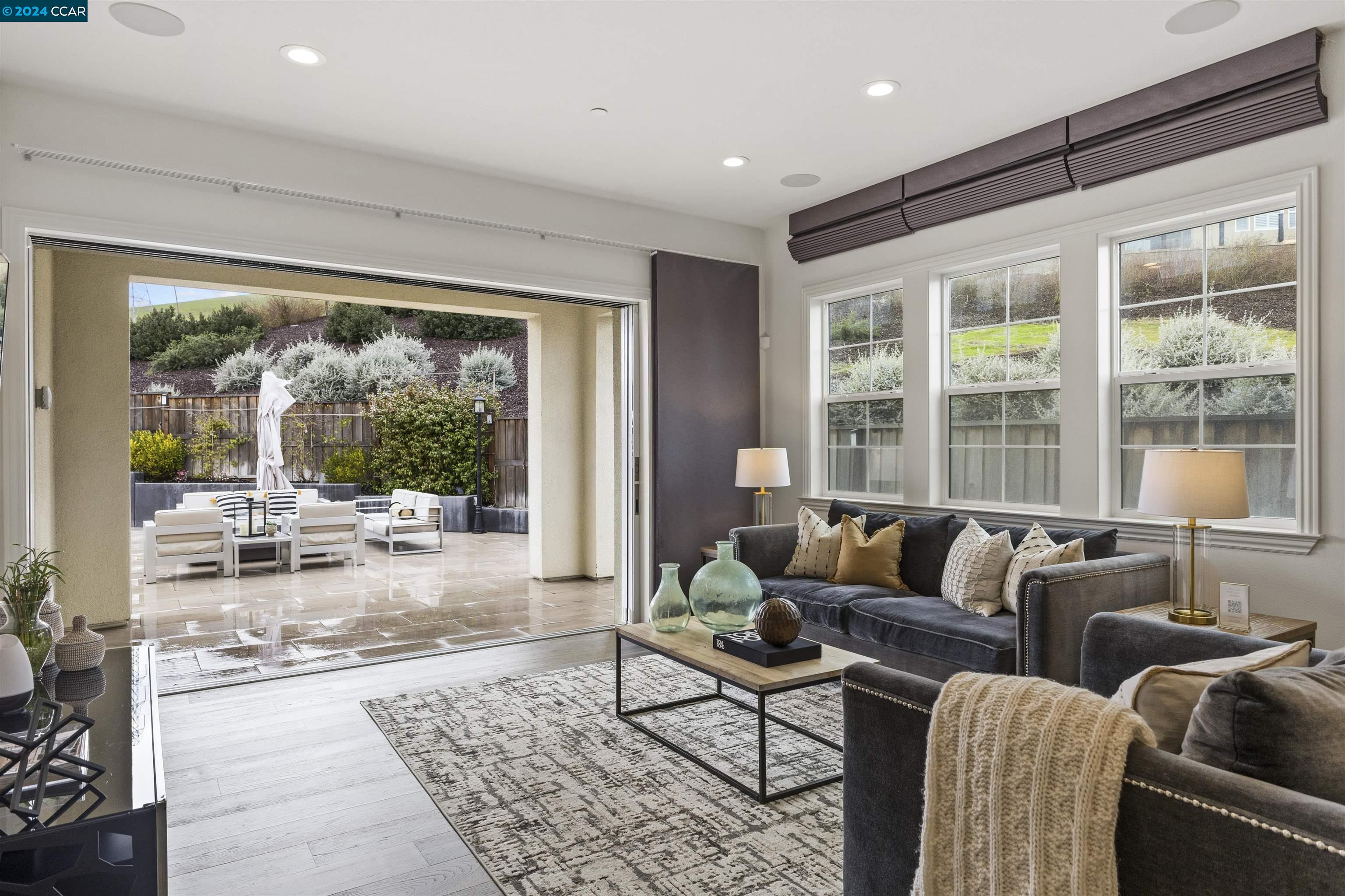 806 Bergamot Ct