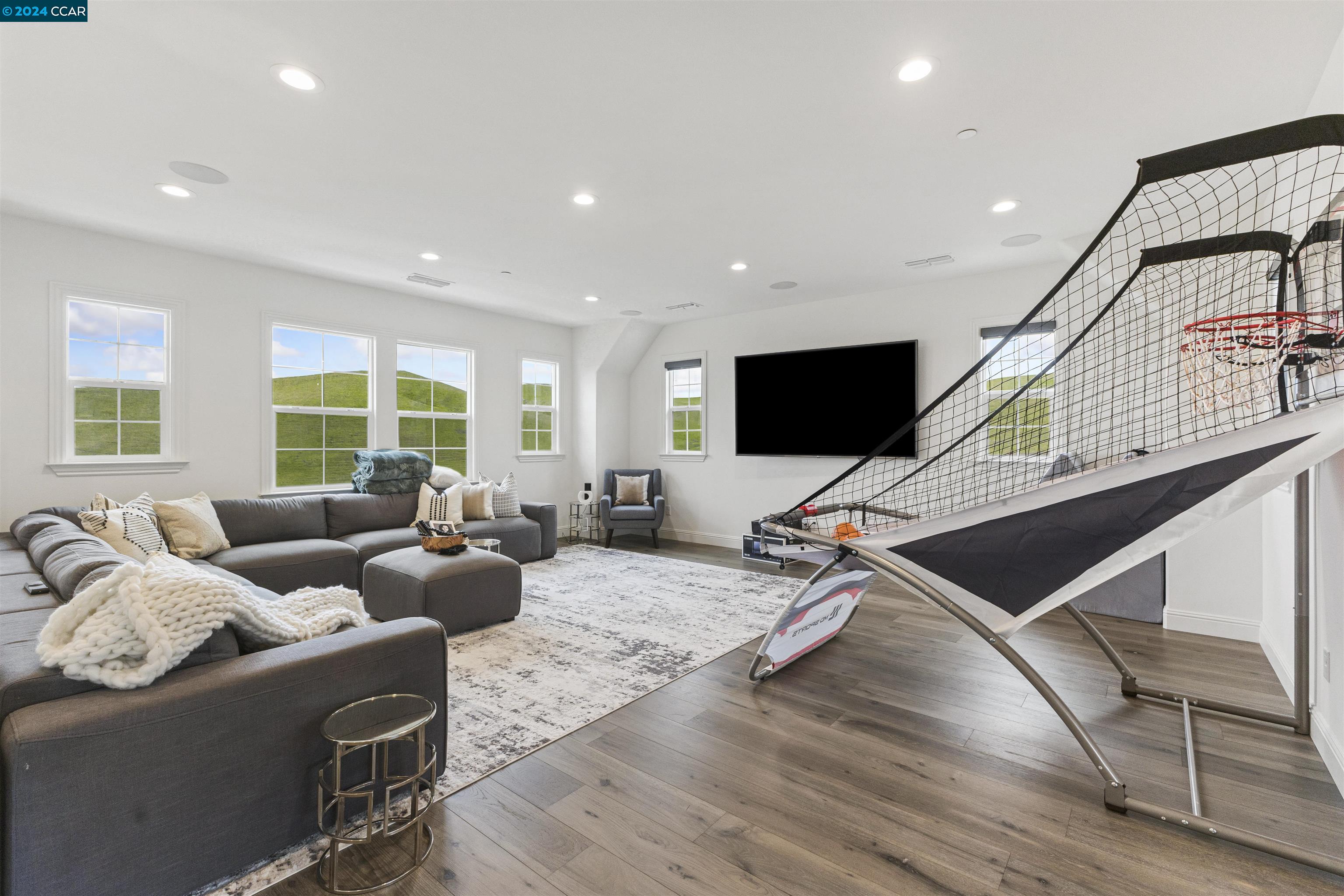 806 Bergamot Ct