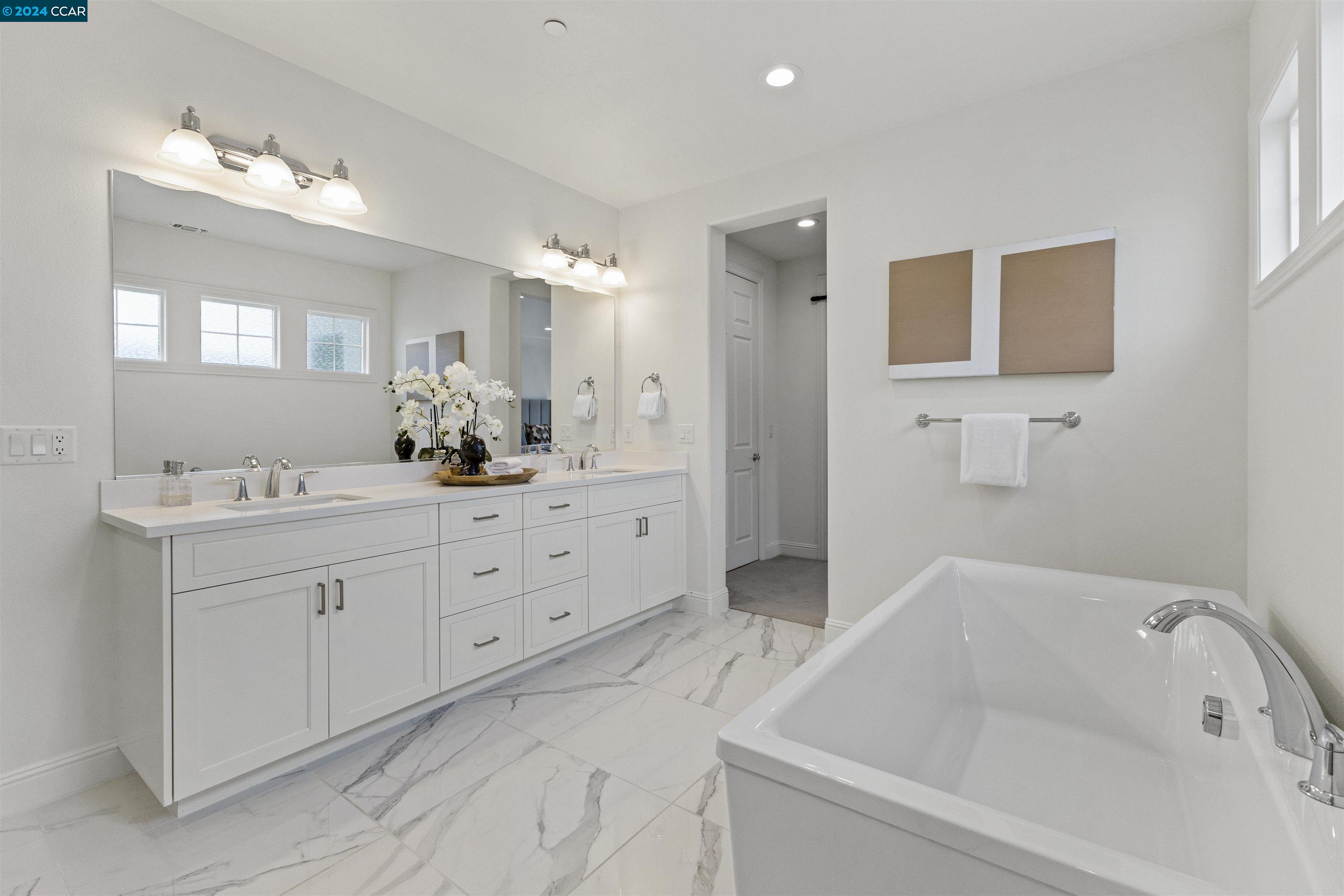 806 Bergamot Ct